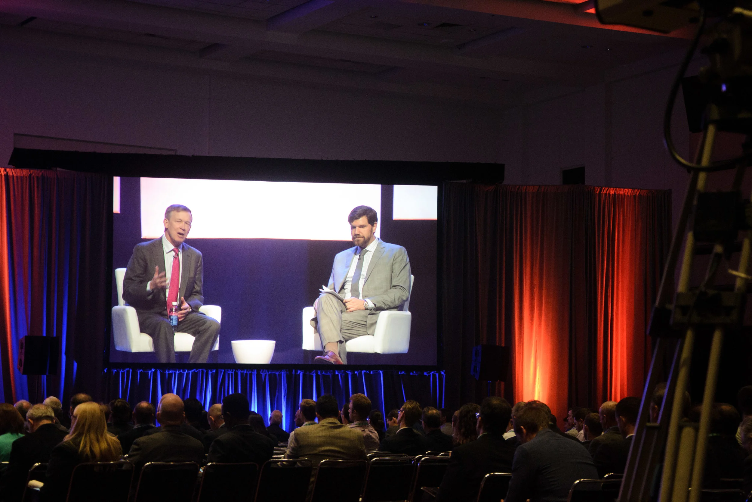Colorado Governor Mark Hickenlooper (left) discusses Colorado's energy future with ESA Director Matt Roberts. 