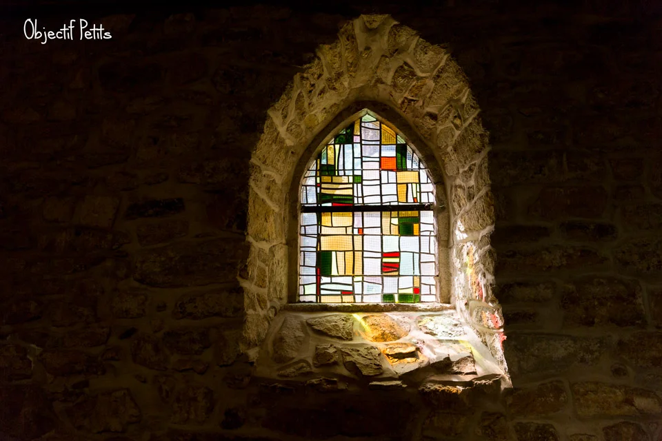 Baptême près de Brest sous le soleil, Chapelle Sainte-Christine à Plougastel-Daoulas (Finistère, 29), Vanessa HERY Photographe www.objectifpetits.com