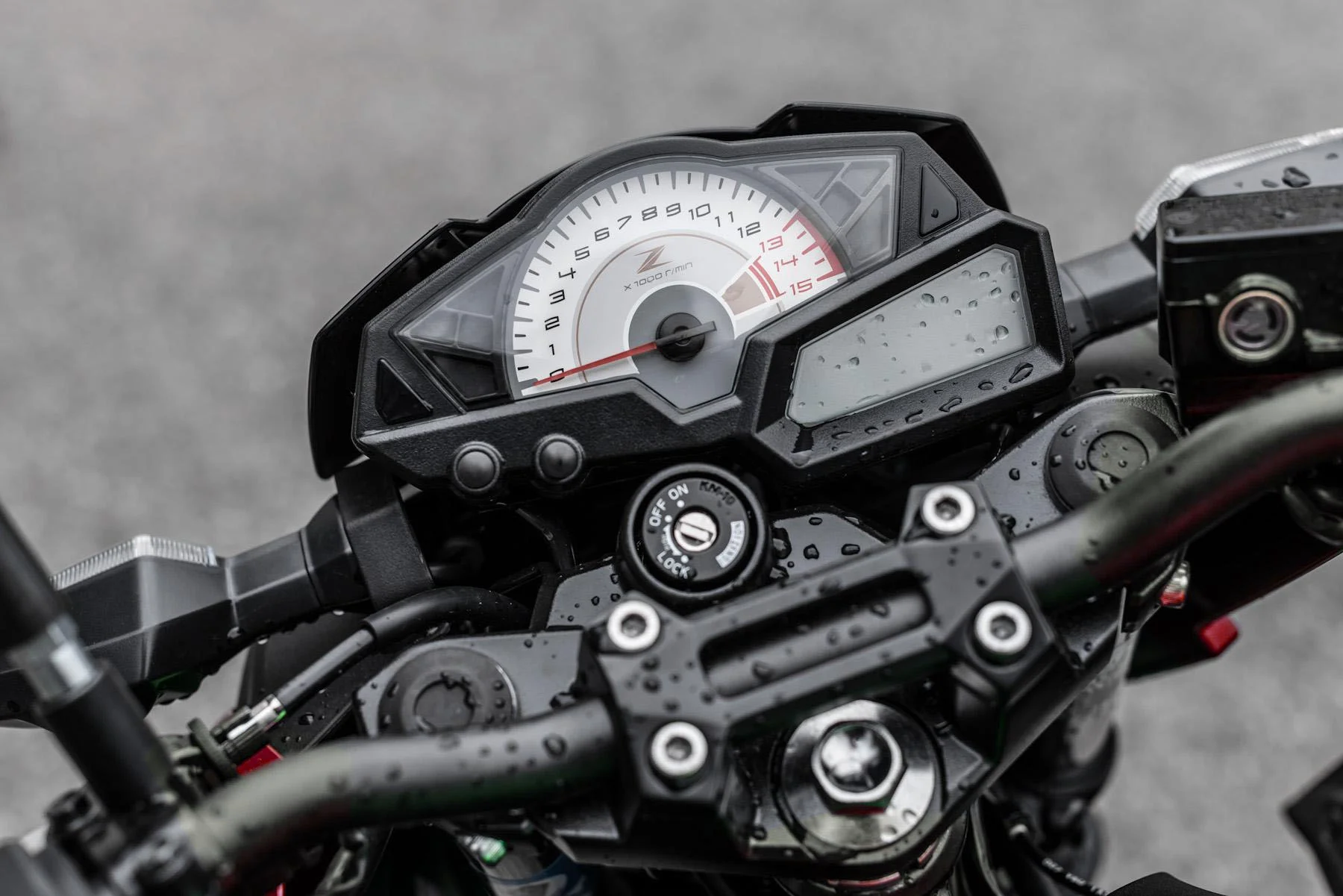 Kawasaki Z300 Red Lenker.jpg