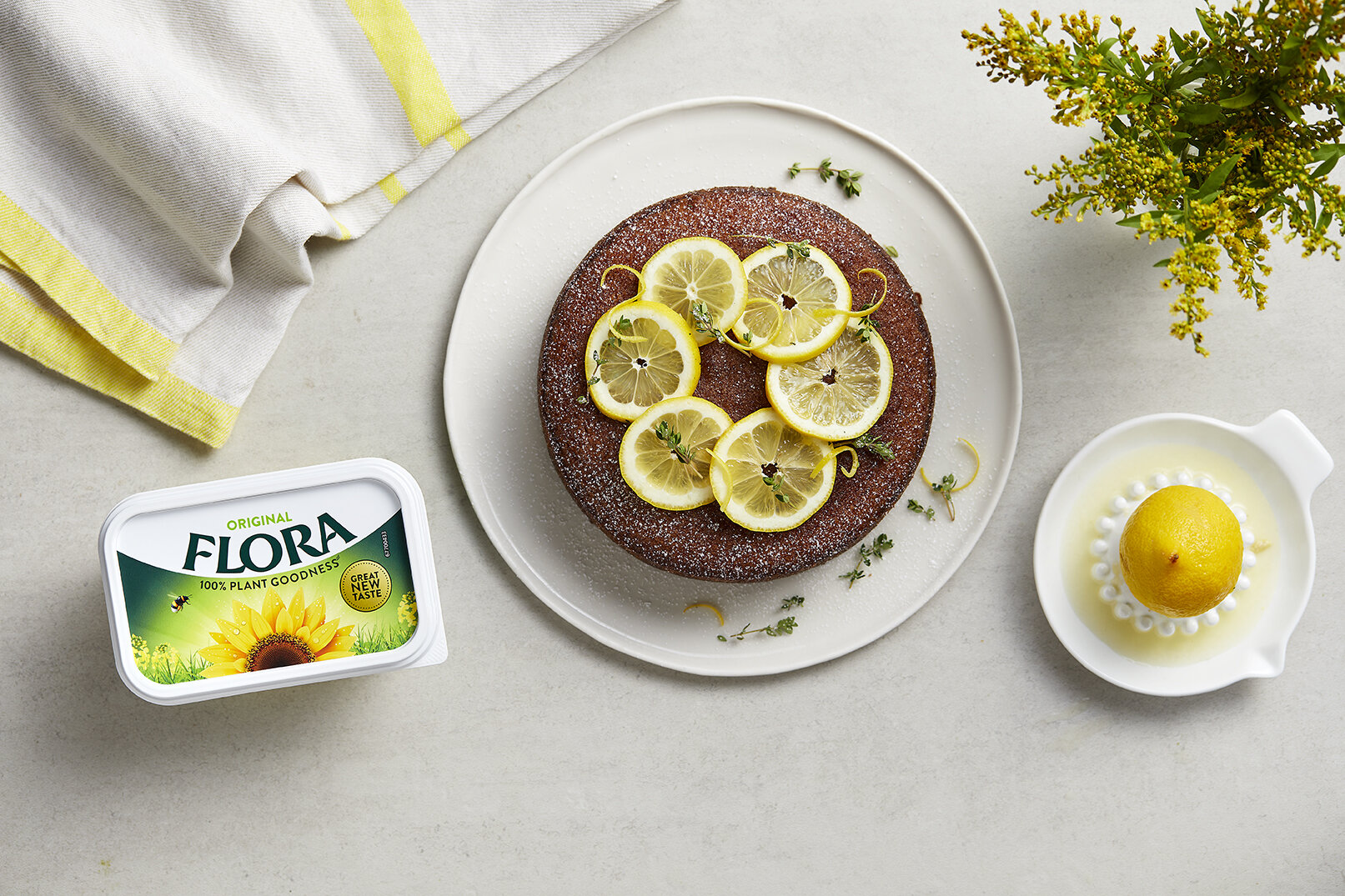 Lemon drizzle cake with Pack Version 1.jpg