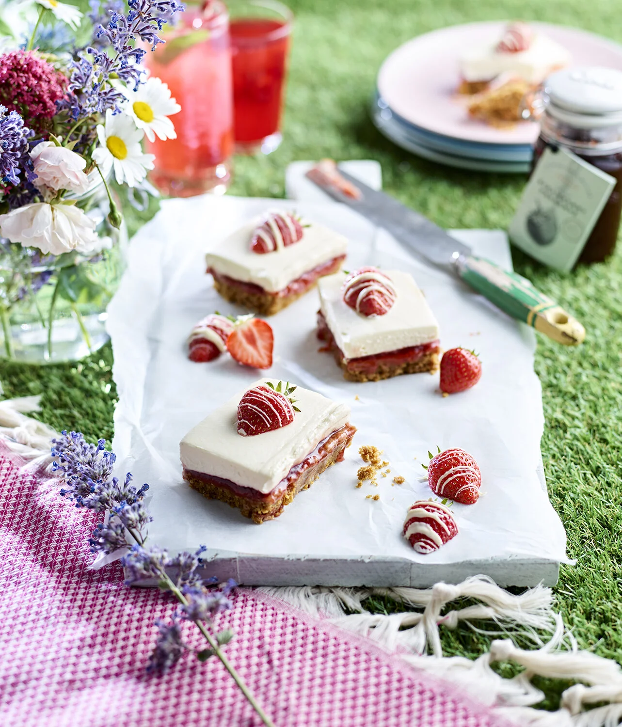 cartwrightbutlerstrawbcheesecakesquares.jpg