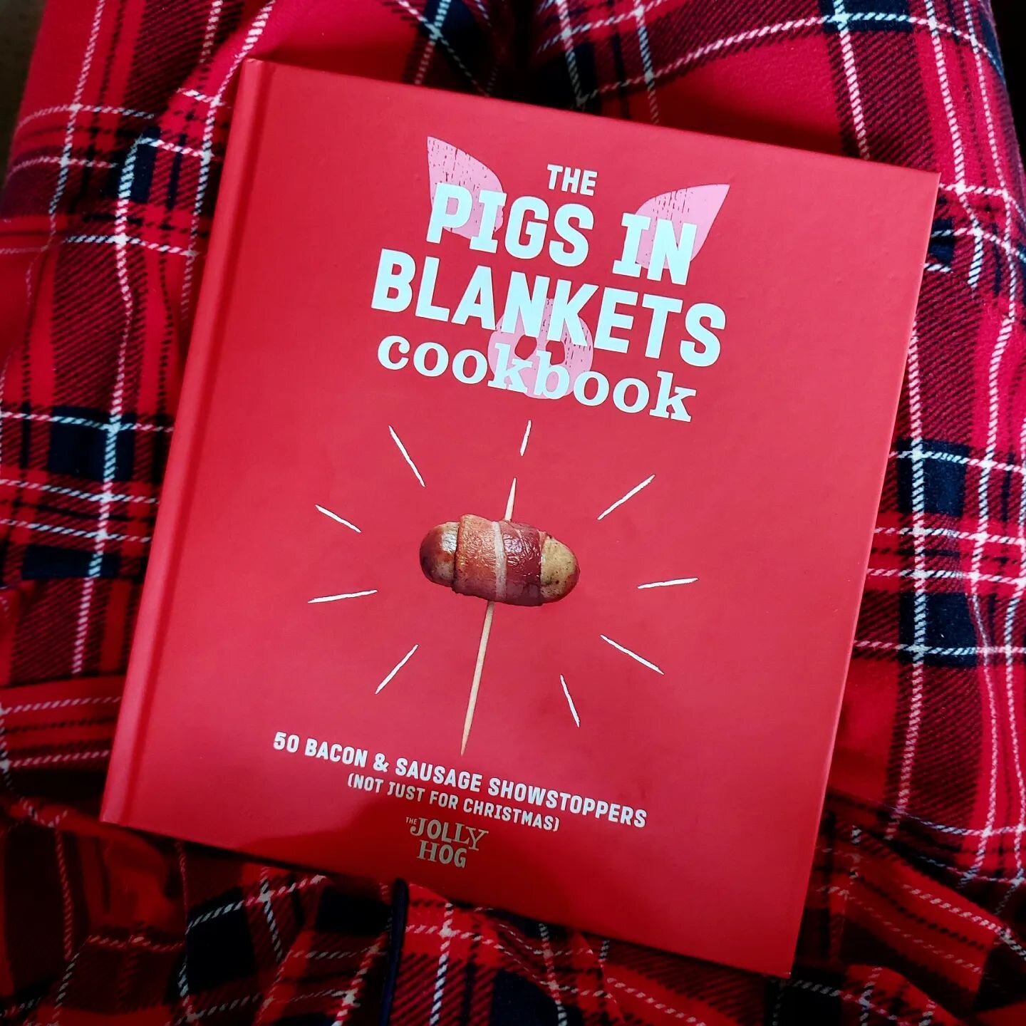 🐷❤️ WORLD'S FIRST ❤️🐷

Pigs in blankets are &quot;not just for Christmas!&quot; and although I am enjoying thumbing through this book sat in my festive pj's, I can confidently say this book really makes you want to eat them ALL YEAR ROUND! 

SO pro