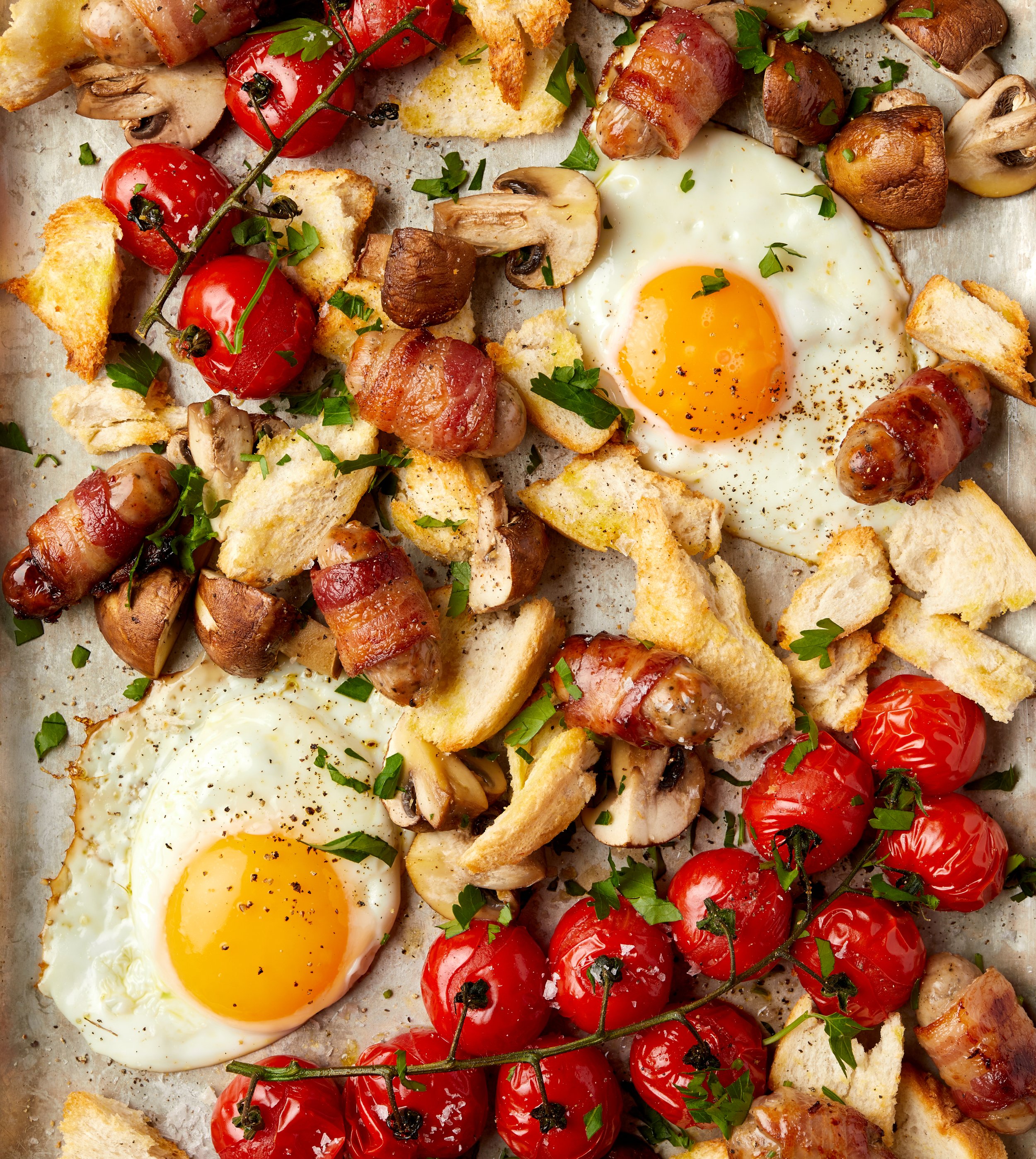 Pigs in blankets Brekkie traybake 