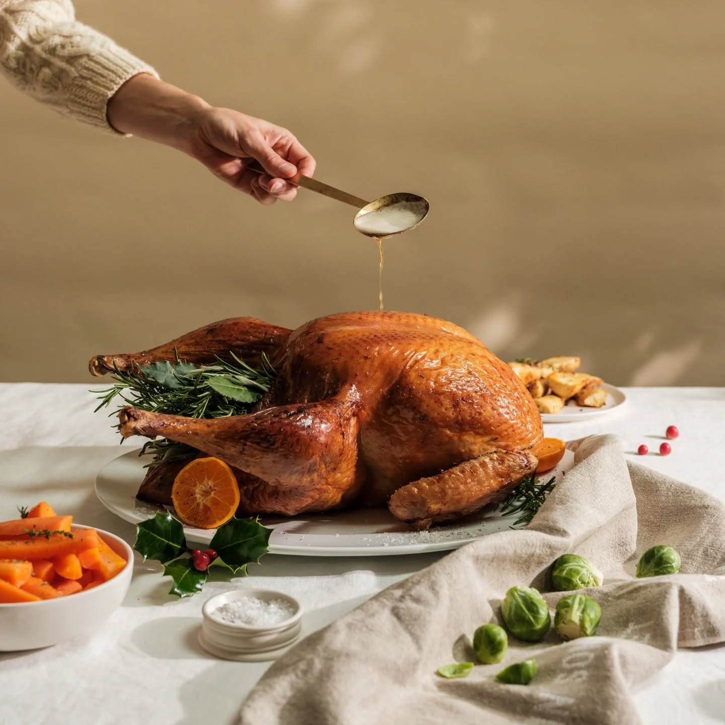 ✨ F E S T I V E  F E A S T I N G ✨

Apologies for being late to the festive game (a busy start to 2025) but had to reminisce on this gorgeous shoot with my friends over @thenewtinsomerset...

A beautiful vision, shoot and team results in these kind o