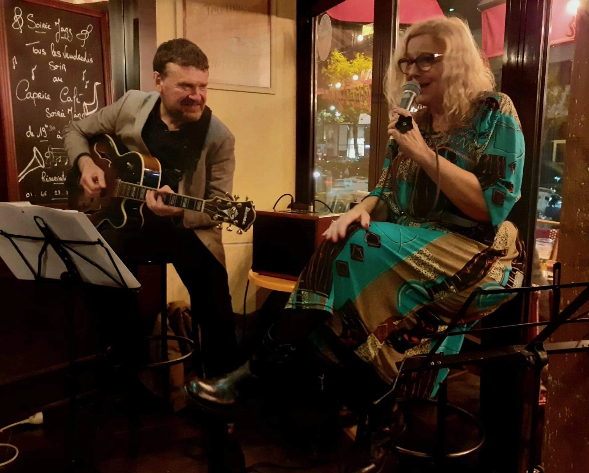 caprice cafe jazz duo w jean philippe bordier guitar - concert et JAM