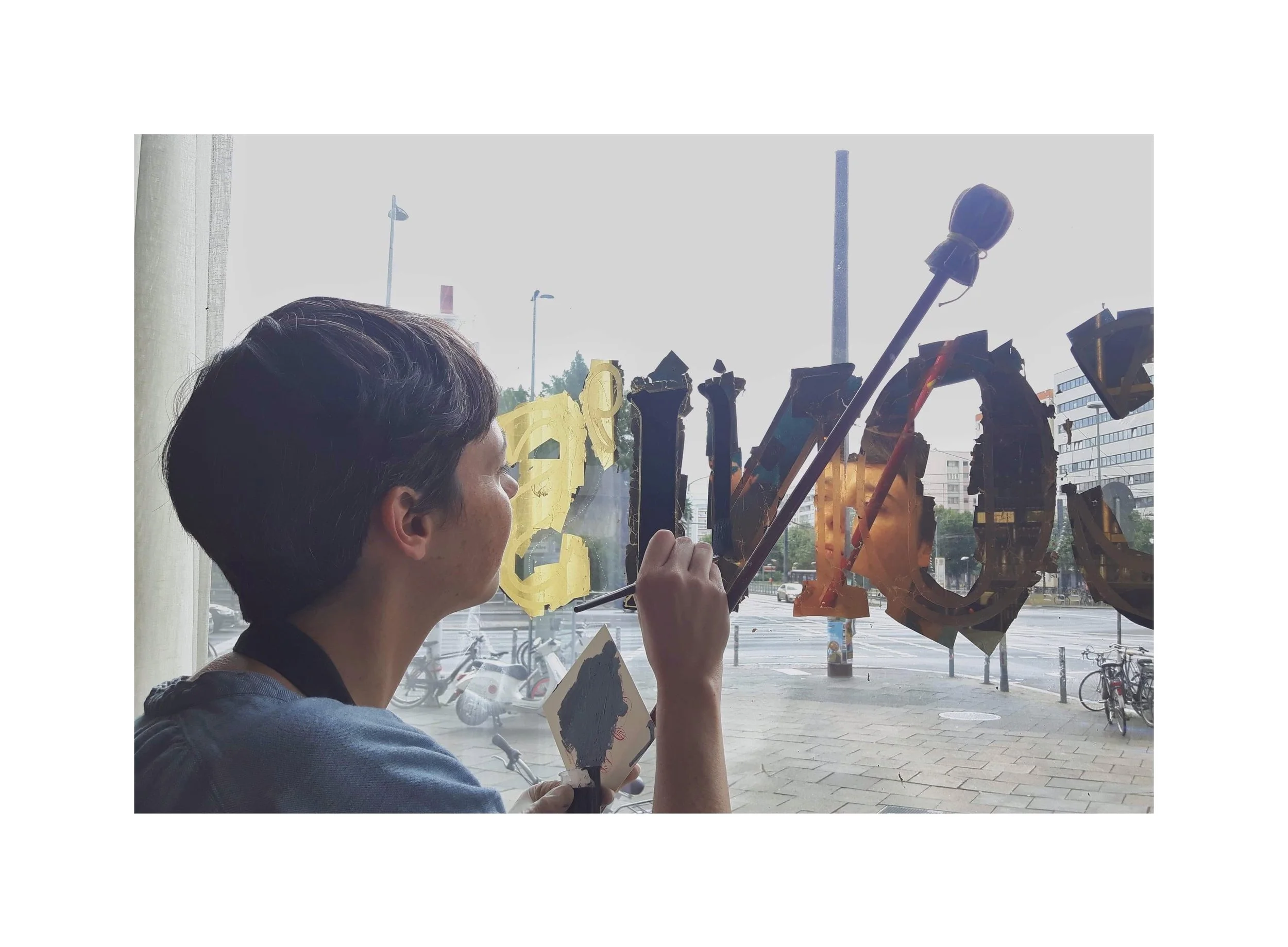 Schaufenster Beschriftung mit Hinterglasvergoldung