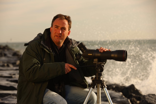 Saturday Keynote speaker Richard Crossley is an internationally acclaimed birder, photographer and award winning author of ‘ The Crossley ID Guide ’ series