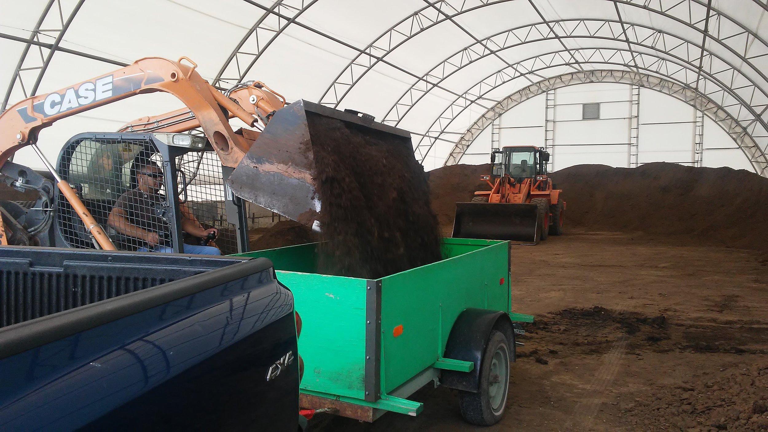This is some fantastic soil! We would highly recommend Schuette's if you need dirt or compost. 