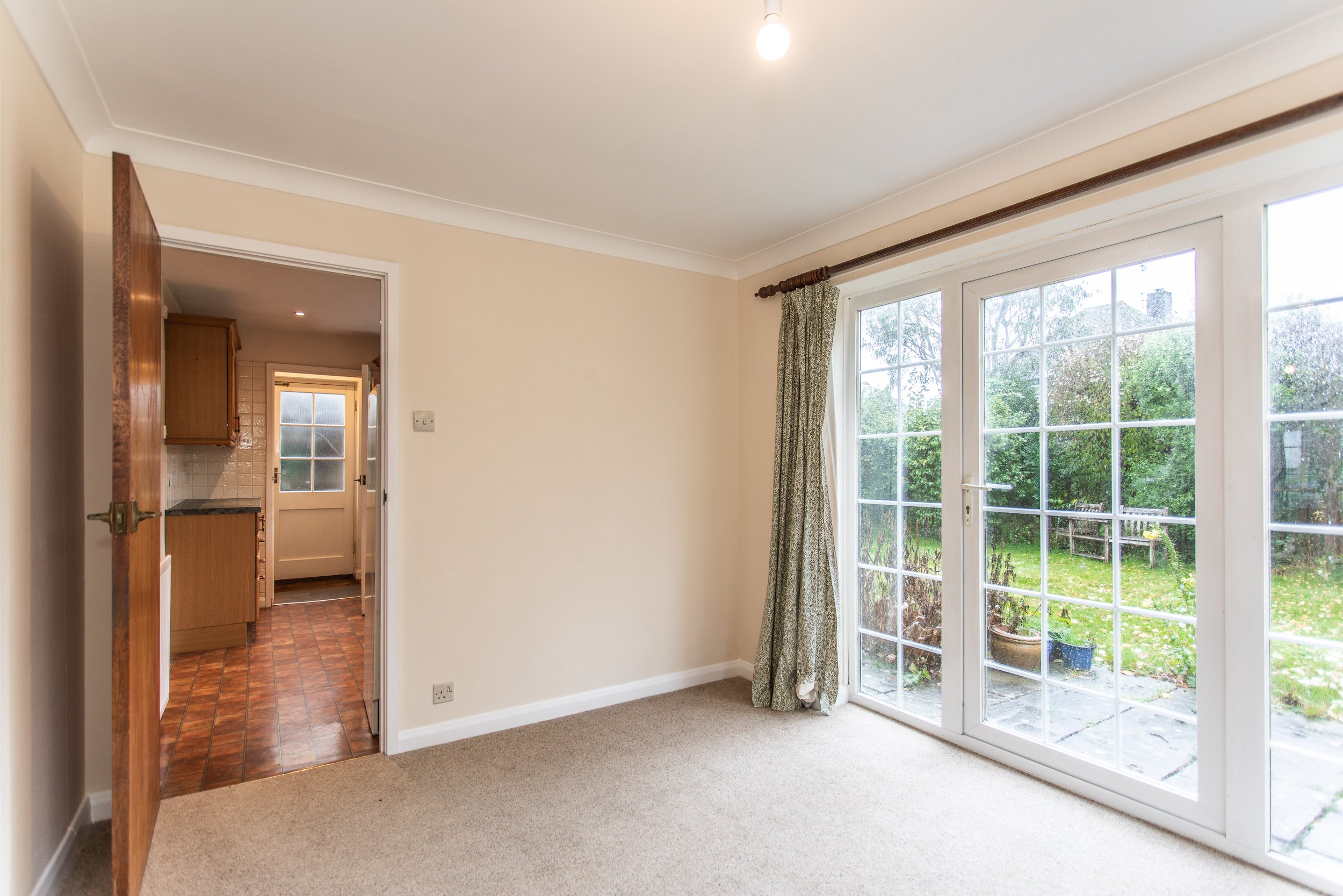 9 Cherrington Close17.jpg