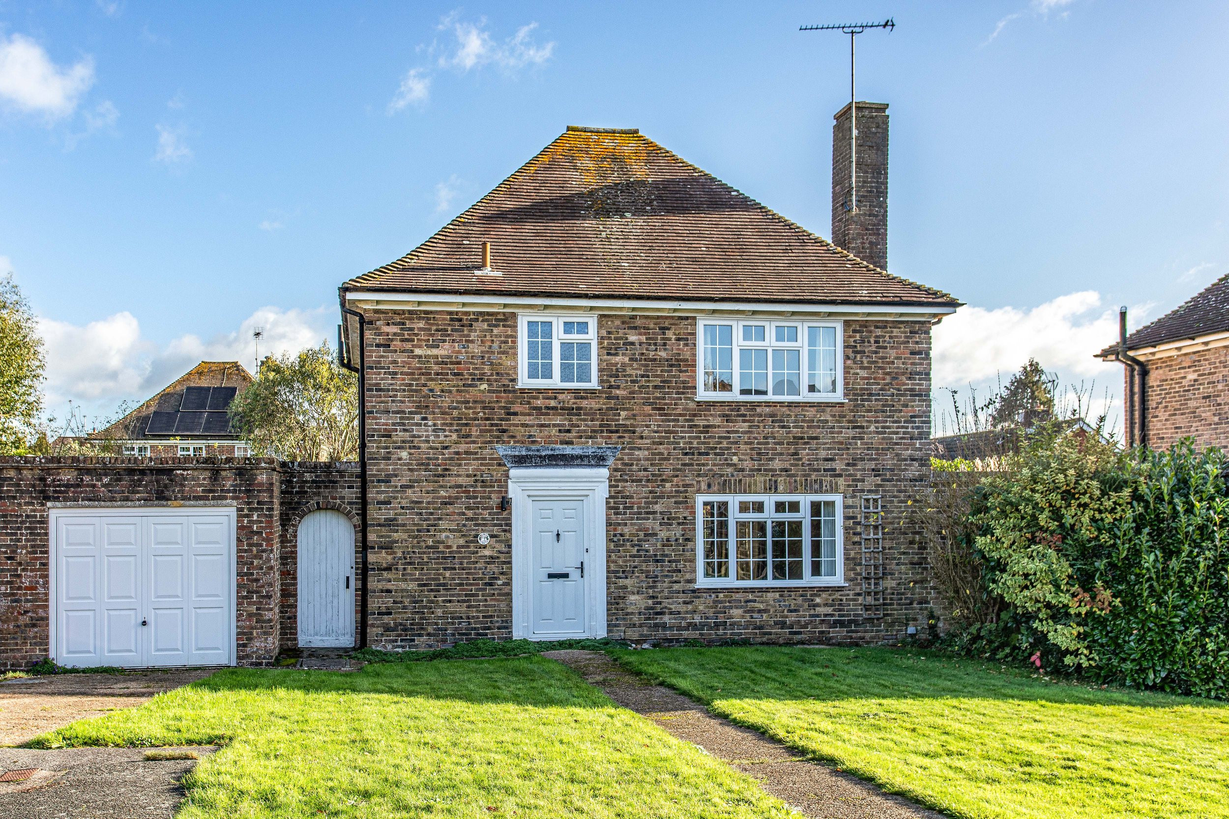 9 Cherrington Close-5-2 Lightened.JPG