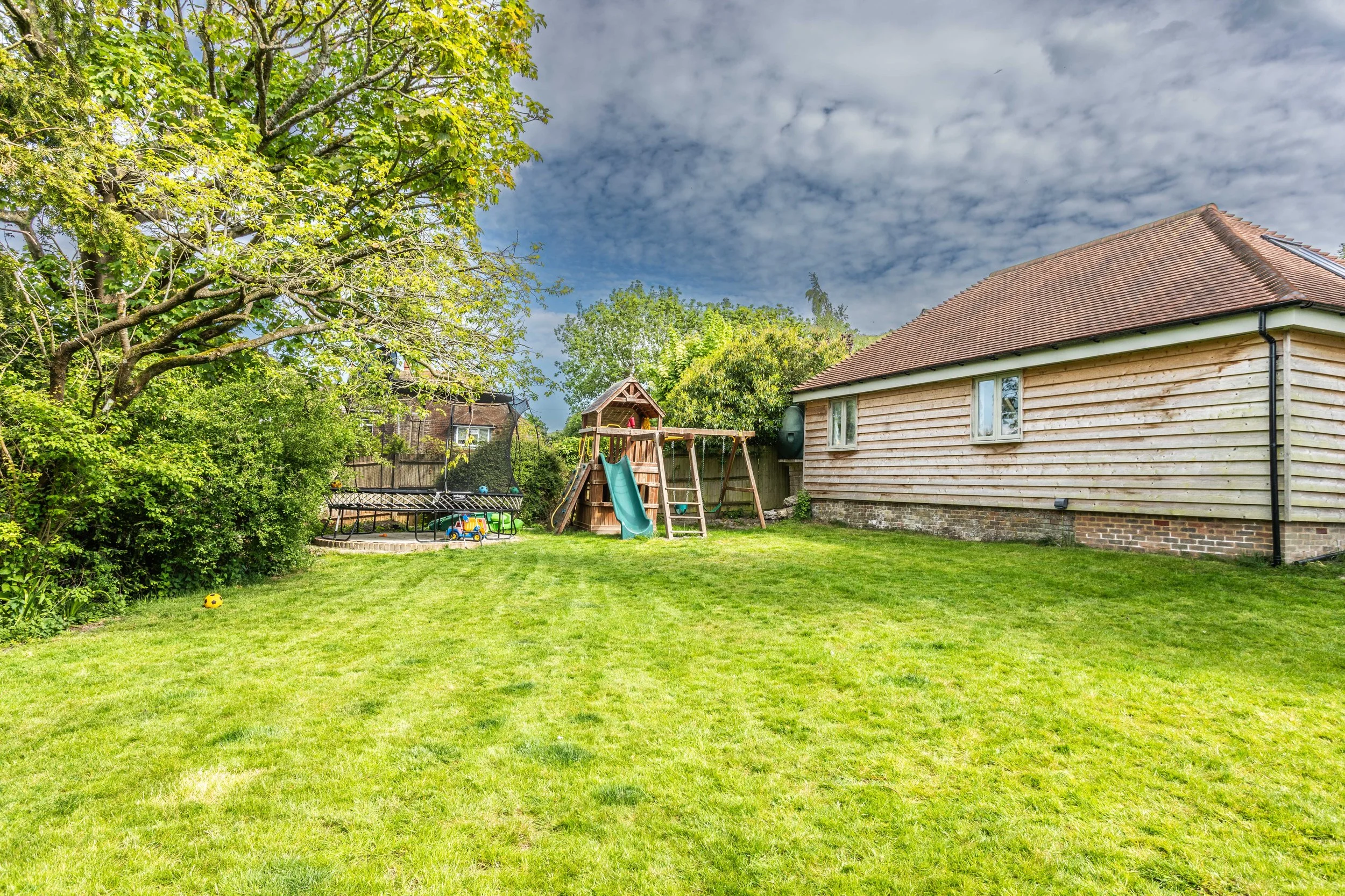Cottage Garth11.jpg