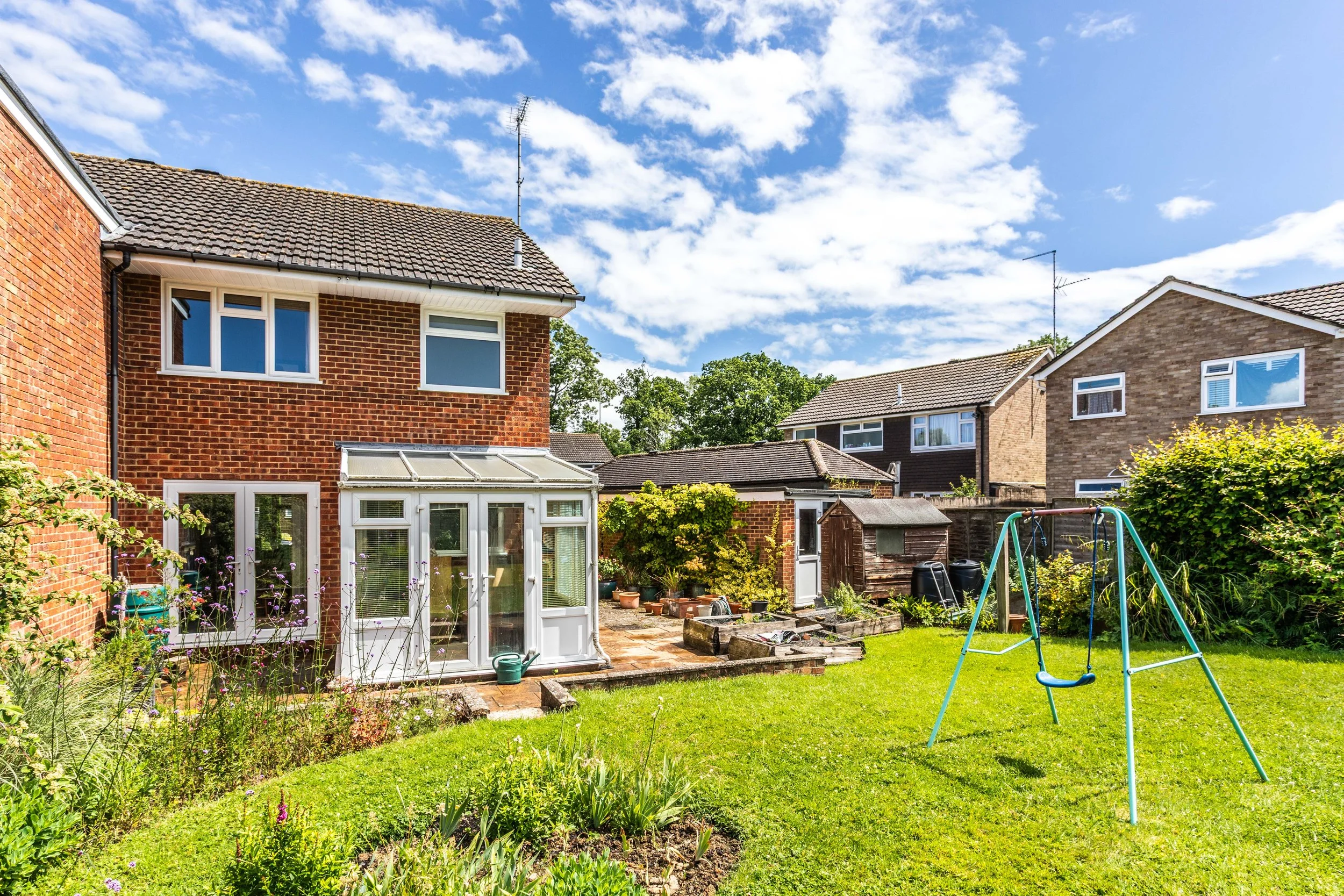 2 Bishops Close5.jpg