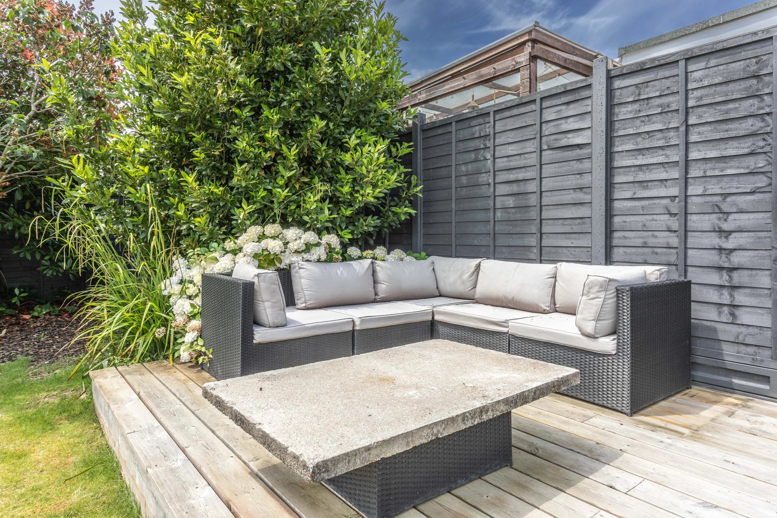 16 Lagwood Close Gardens-5.jpg