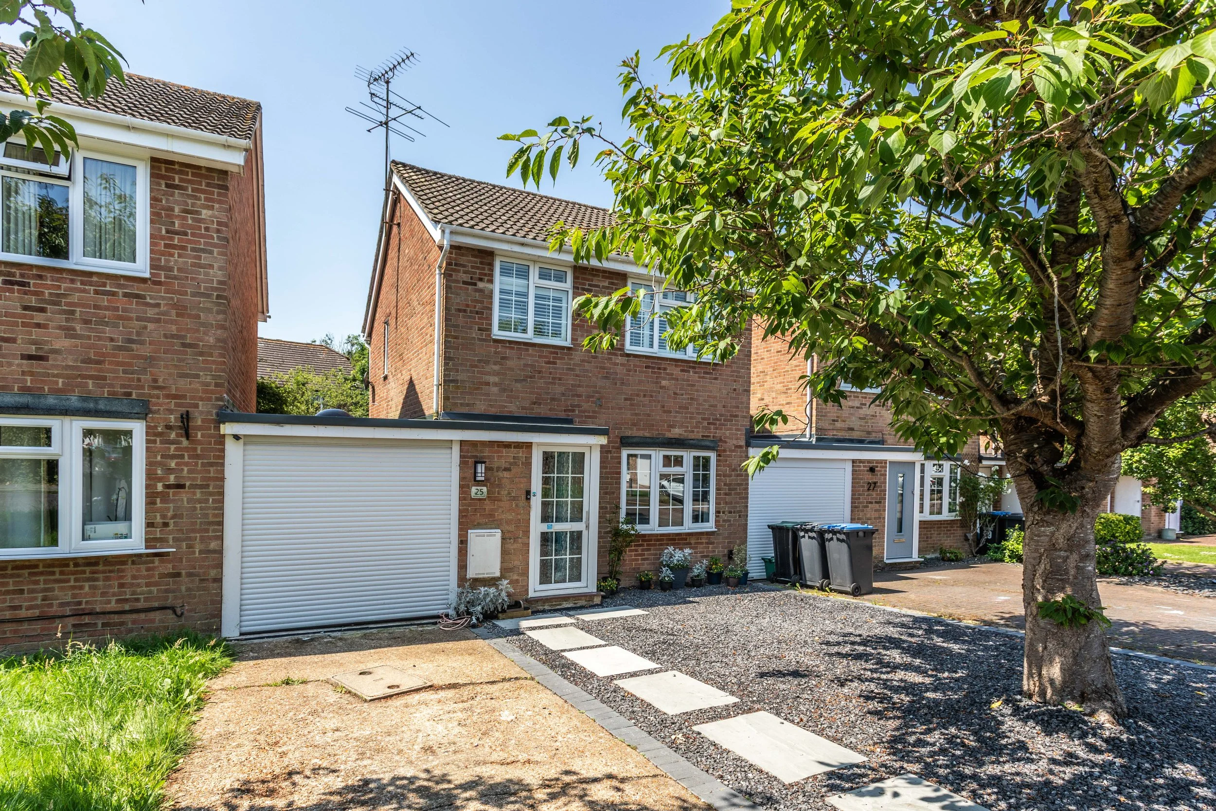 25 Nursery Close-1.jpg