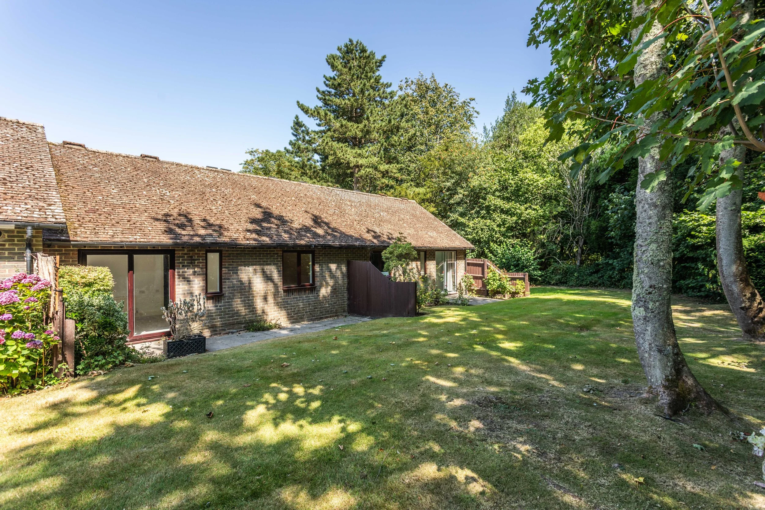 19 Dumbrells Court-9.jpg