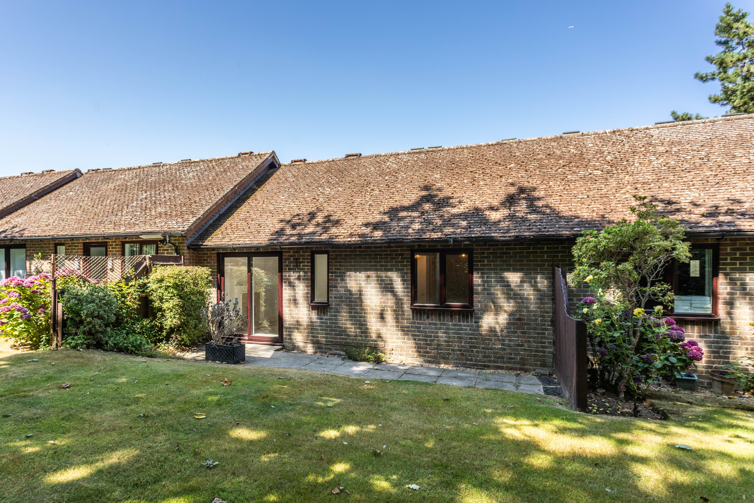 19 Dumbrells Court-6.jpg