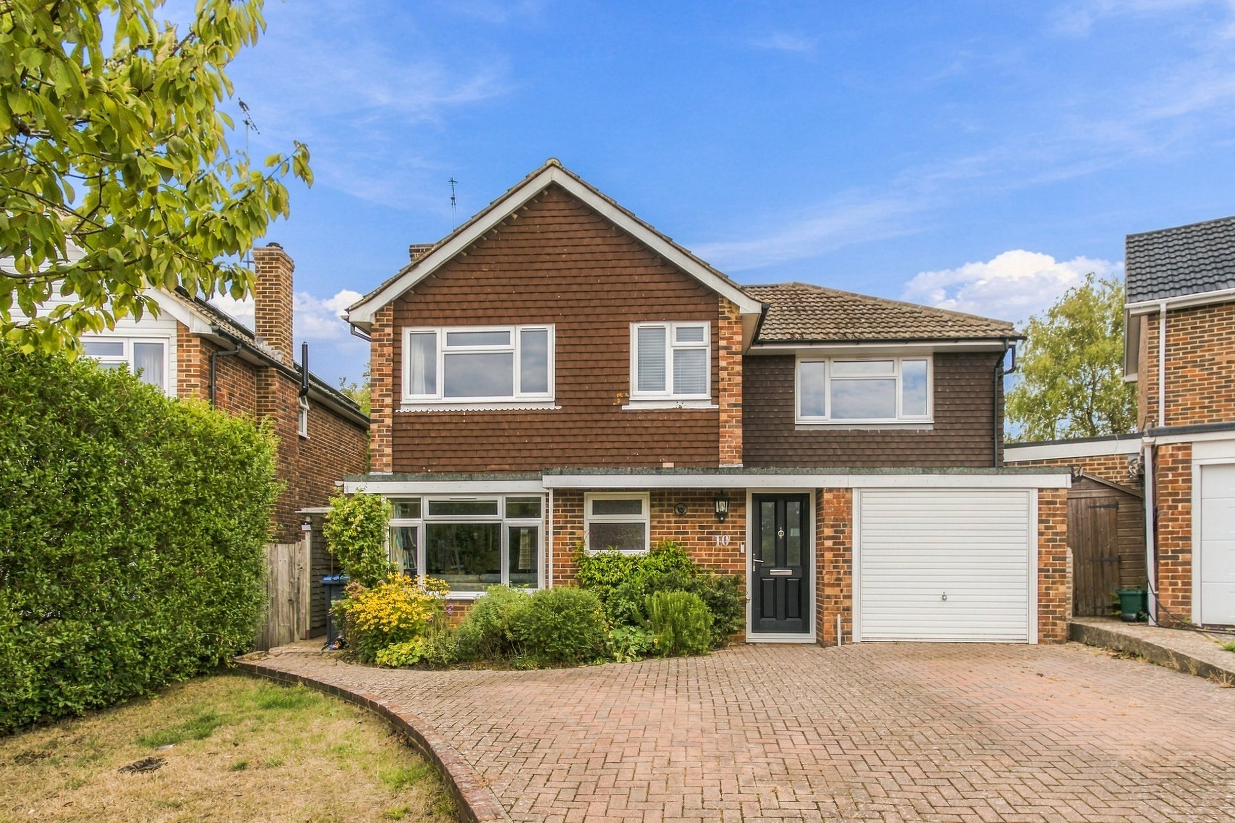 10 Chestnut Grove-1.jpg
