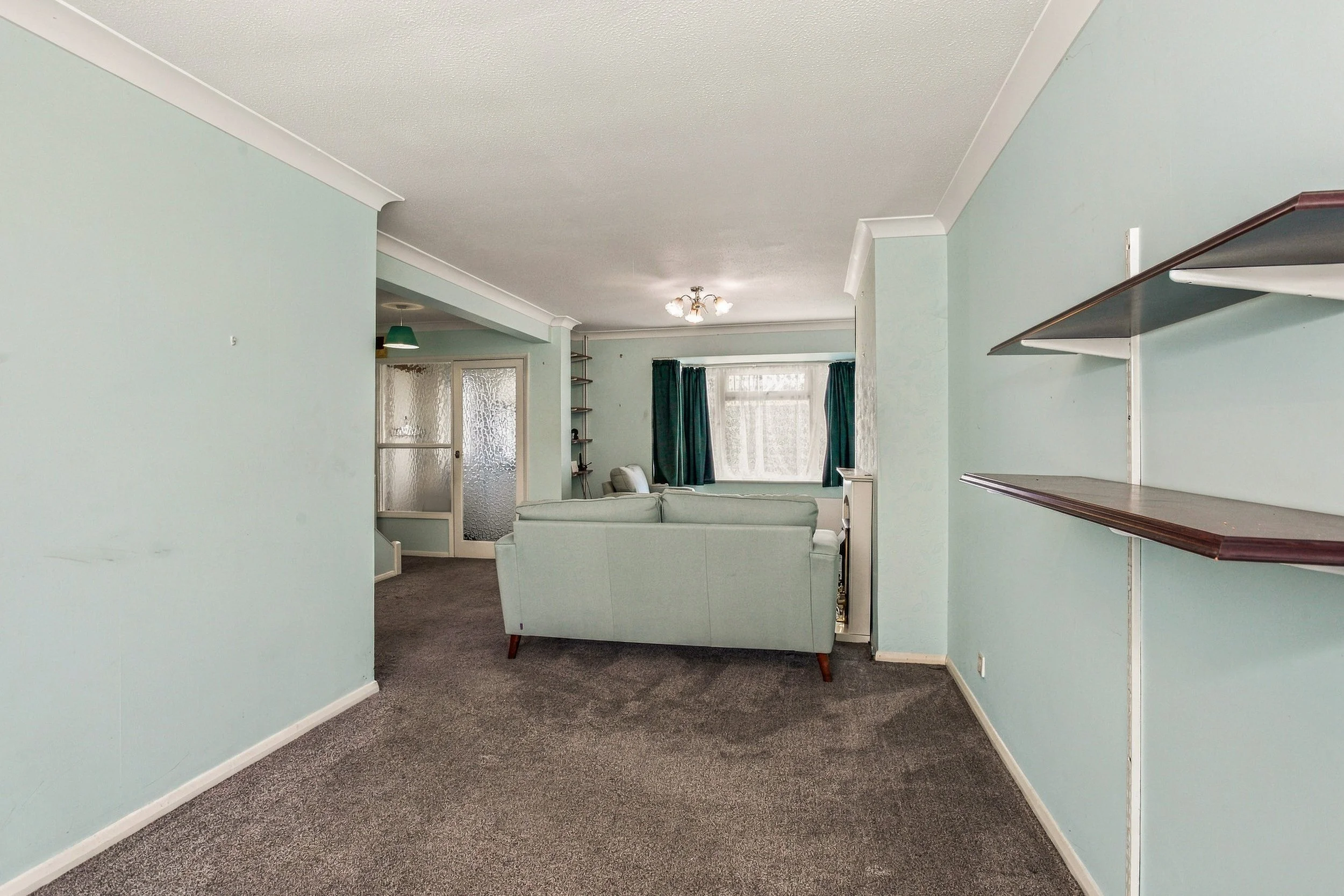 6 Hurst Gardens15.jpg
