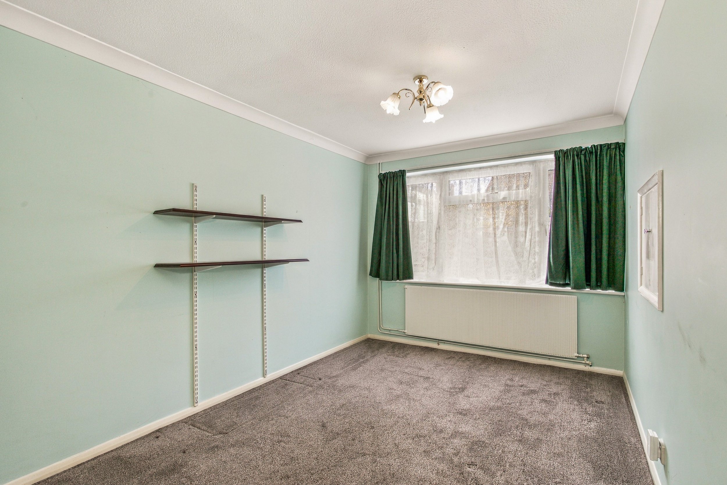 6 Hurst Gardens13.jpg