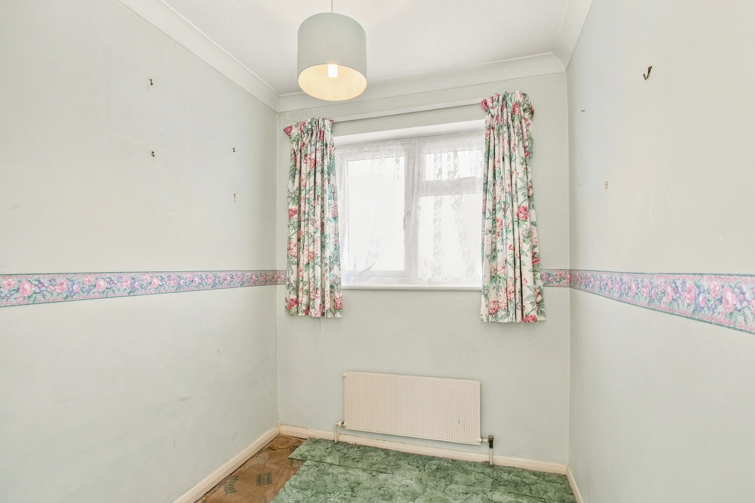 6 Hurst Gardens25.jpg