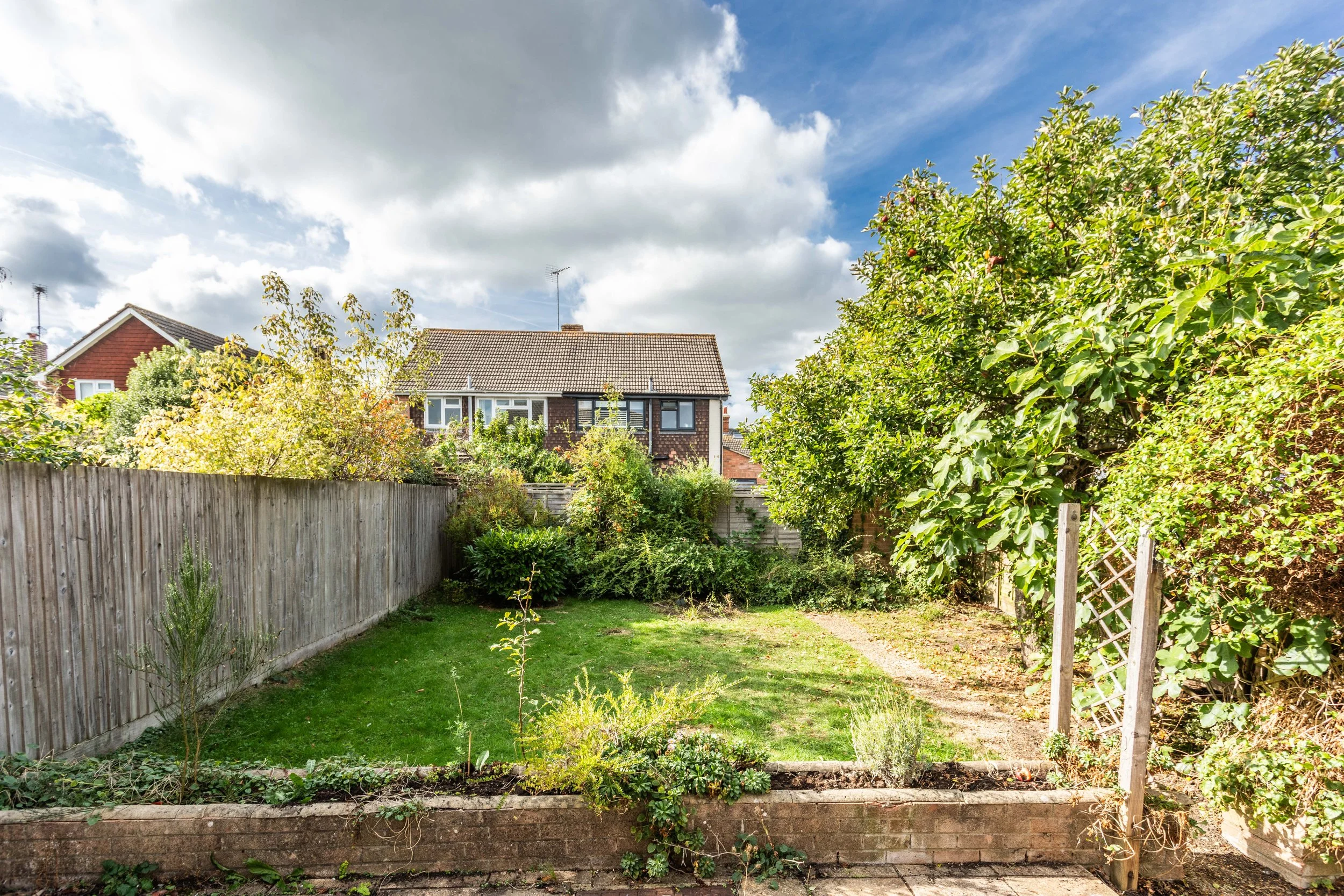 6 Hurst Gardens7.jpg