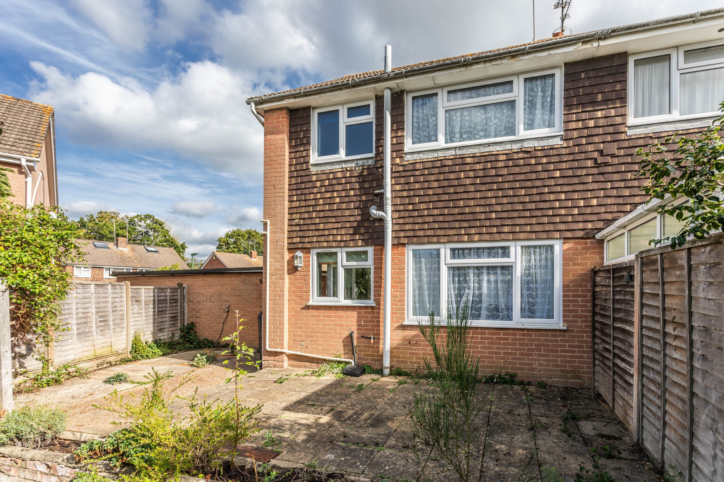 6 Hurst Gardens6.jpg