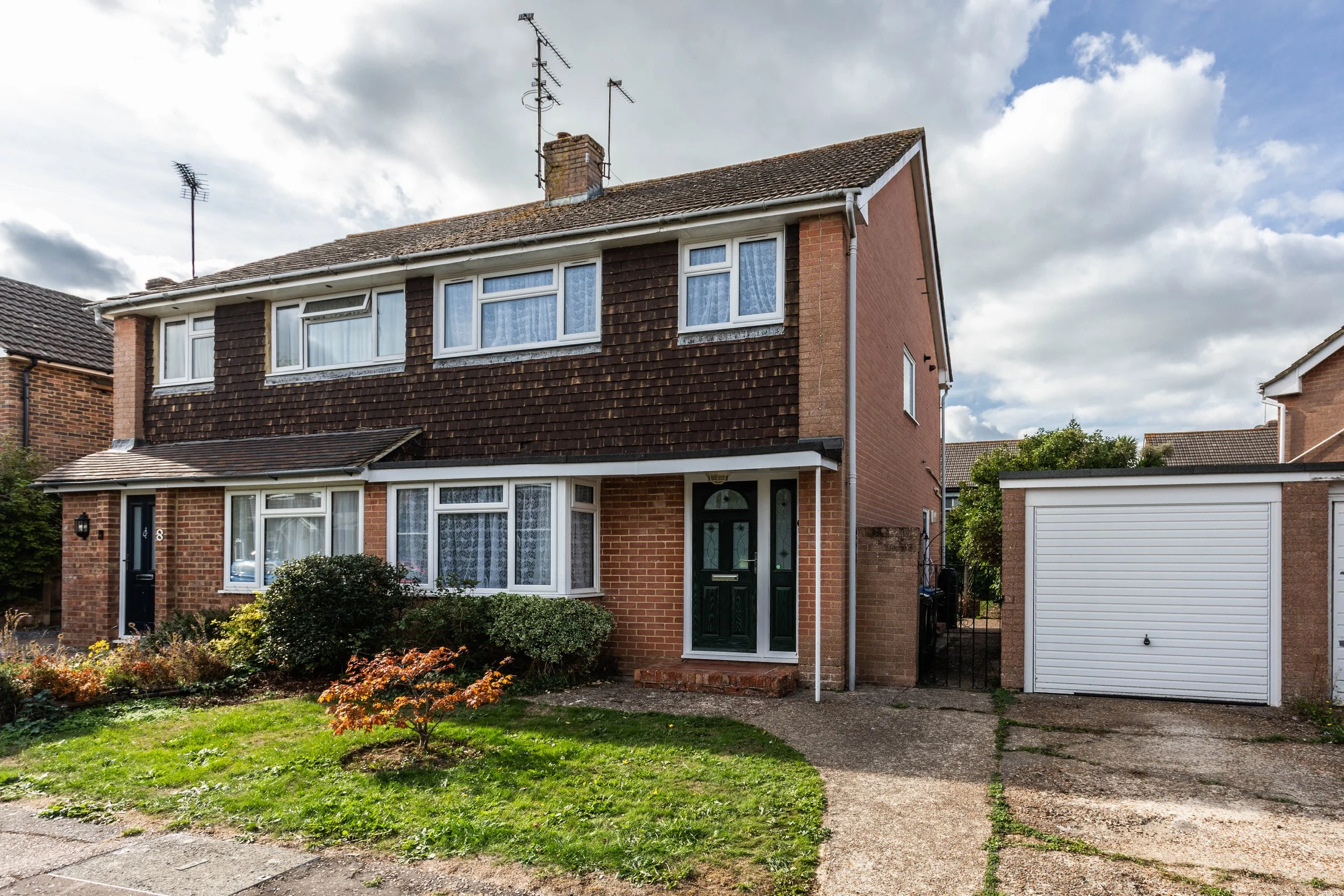 6 Hurst Gardens1.jpg