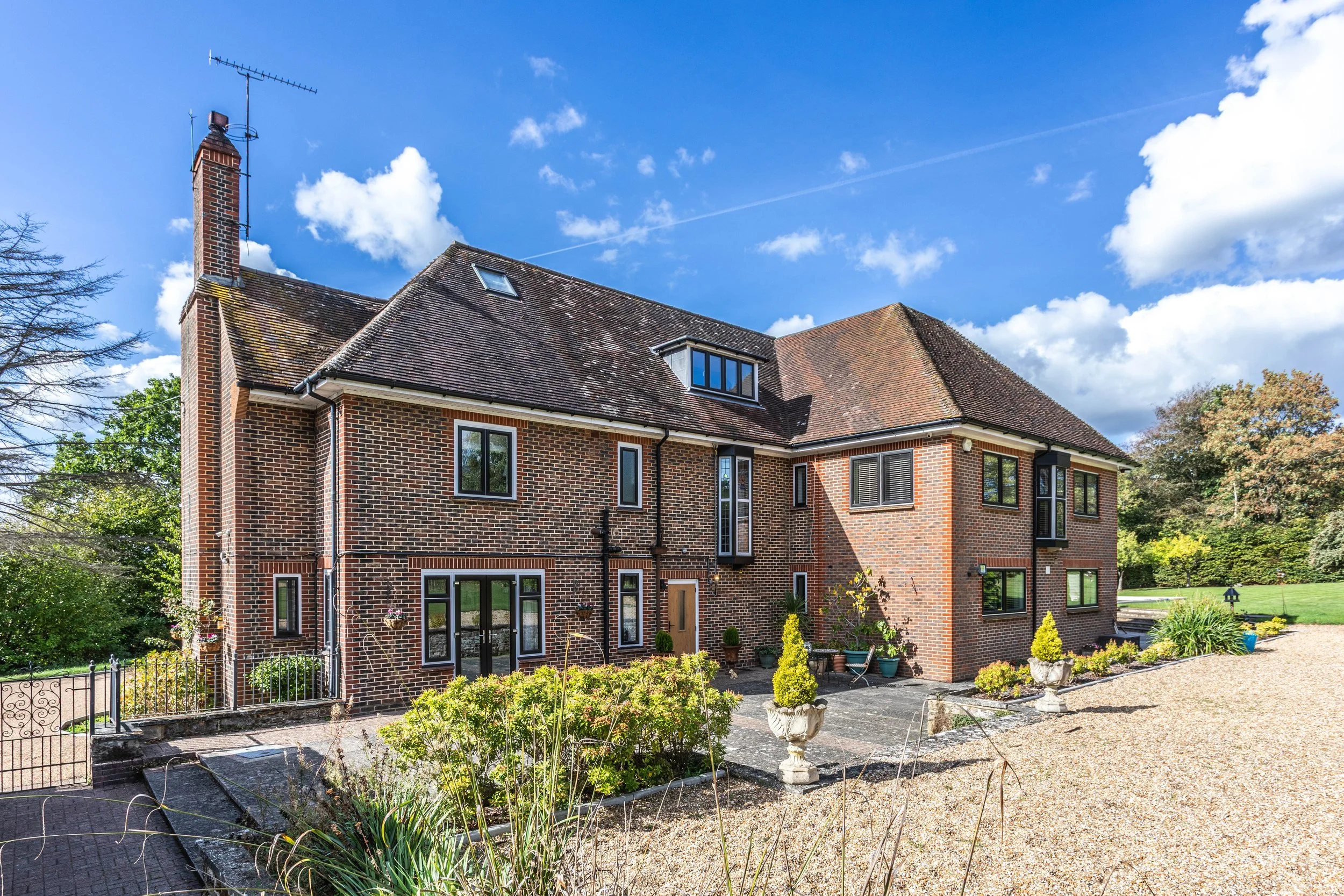 Coombe Cross12.jpg