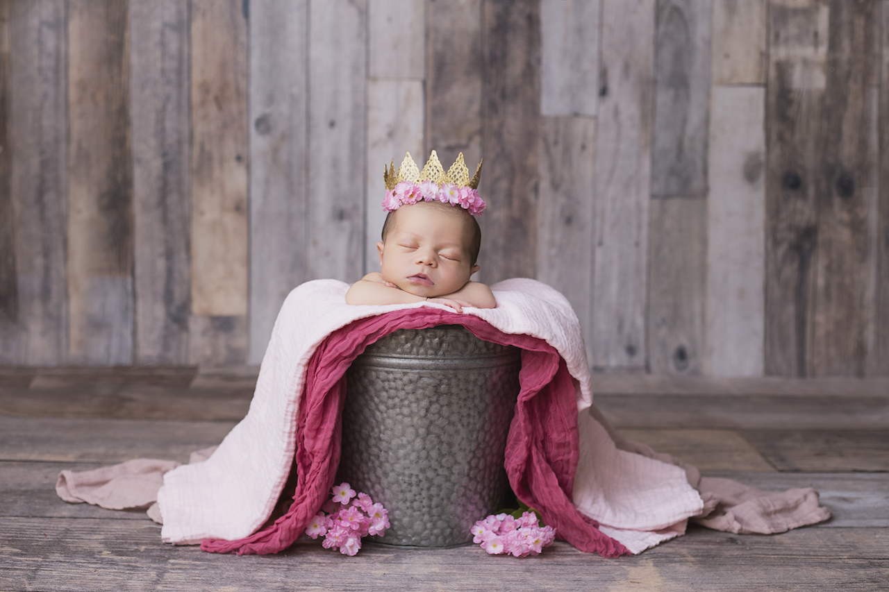 Valentina 1 crown copy.png