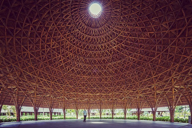 💚 Bamboo Ceremony Dome in Son La City, Vietnam by VTN Architects
.
.
#bamboo #vernaculararchitecture