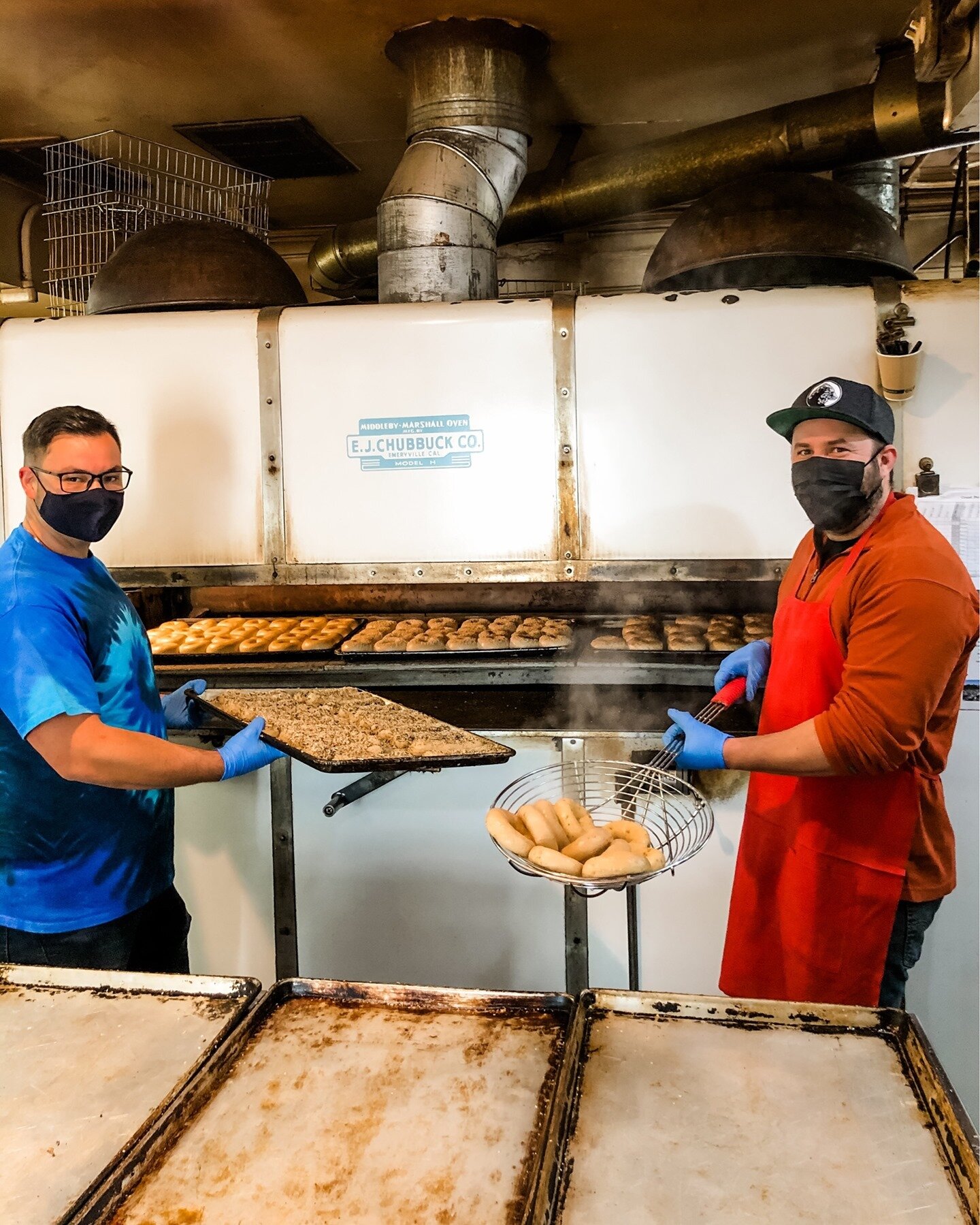 Nothing quite like a Friday morning hot bake, we&rsquo;ve got the dream team on the job this morning! Stop by and pick up extra fresh bagels, Remember dozens are only $6 all month long! Open 7-2!