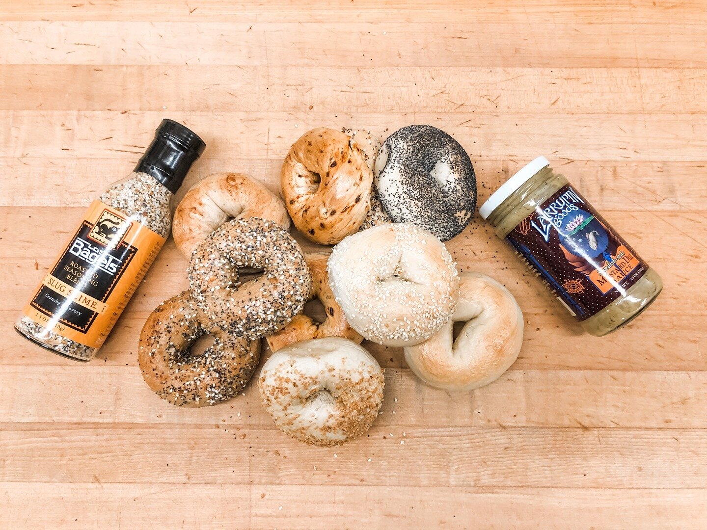 Did you know we have an online anniversary sale happening right now at Losbagels.com?! Stock up on your favorites even if you aren&rsquo;t in town! 
.
.
Are you celebrating our anniversary with us at home?  Share your photos using #LosBagelsathome an