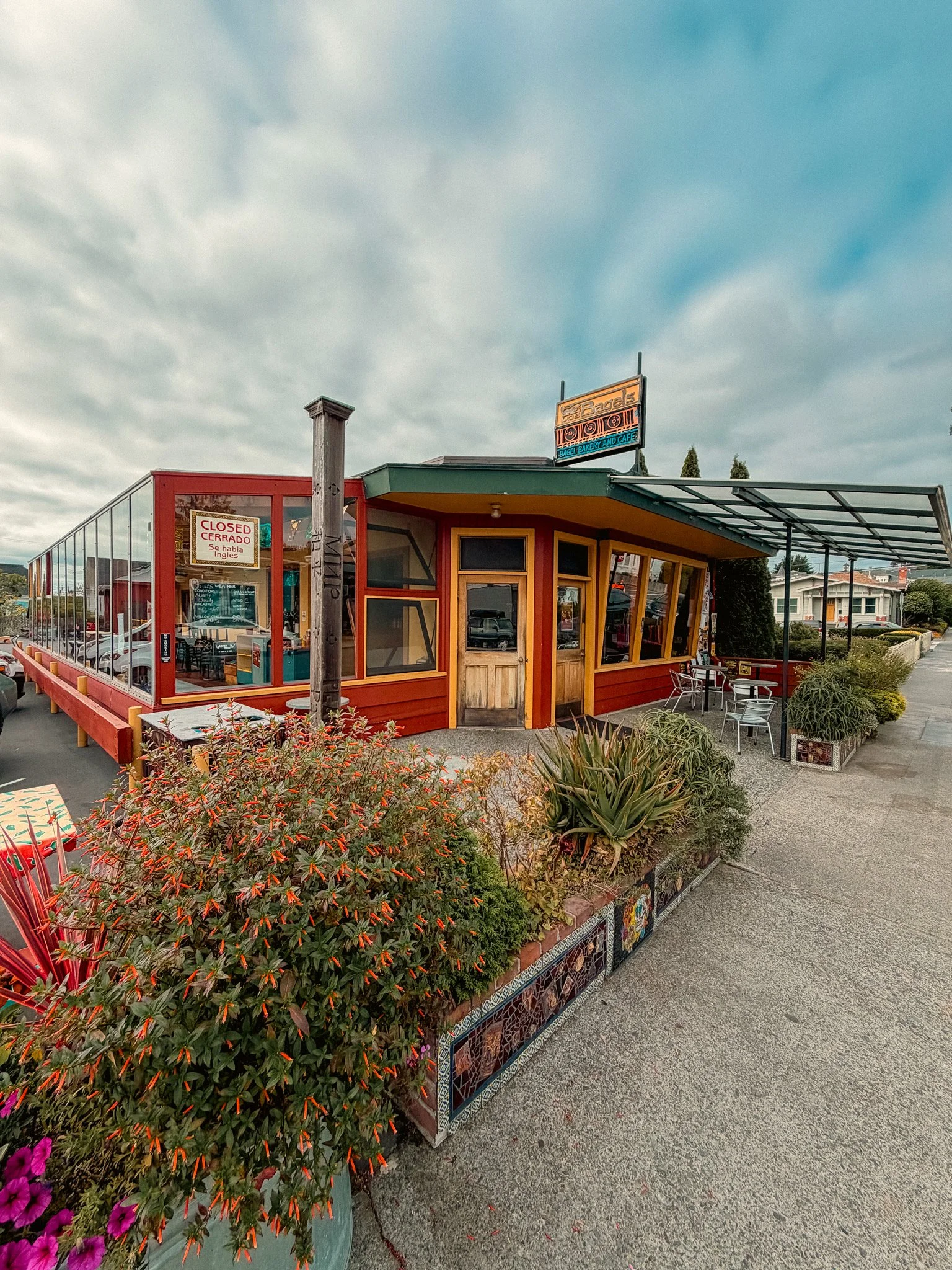 Los Bagels Arcata storefront