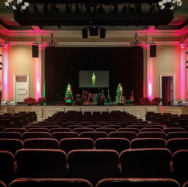 Stage is set! Double header today at the Kate in Old Saybrook CT. #thekate #christmas #christmastree #holiday #holidayshow #santa #candle #everly #theeverlybrothers #50&rsquo;s #thebryantslovestory #thebryants