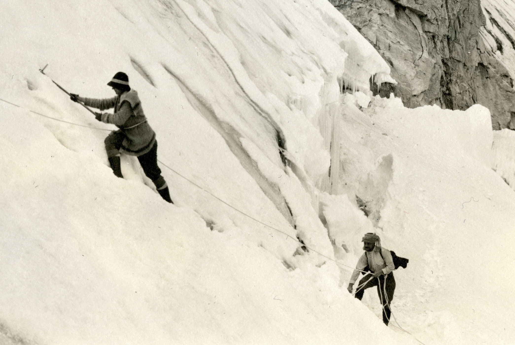 Elmina Buhl crossing Fremont Glacier in 1924