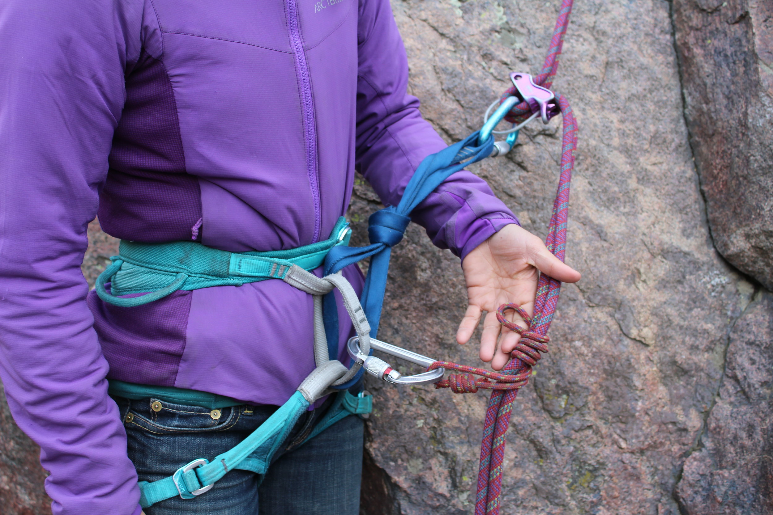 The auto block is tied by enwrapping the brake strand(s) of the rappel, as many times as the material length allows...