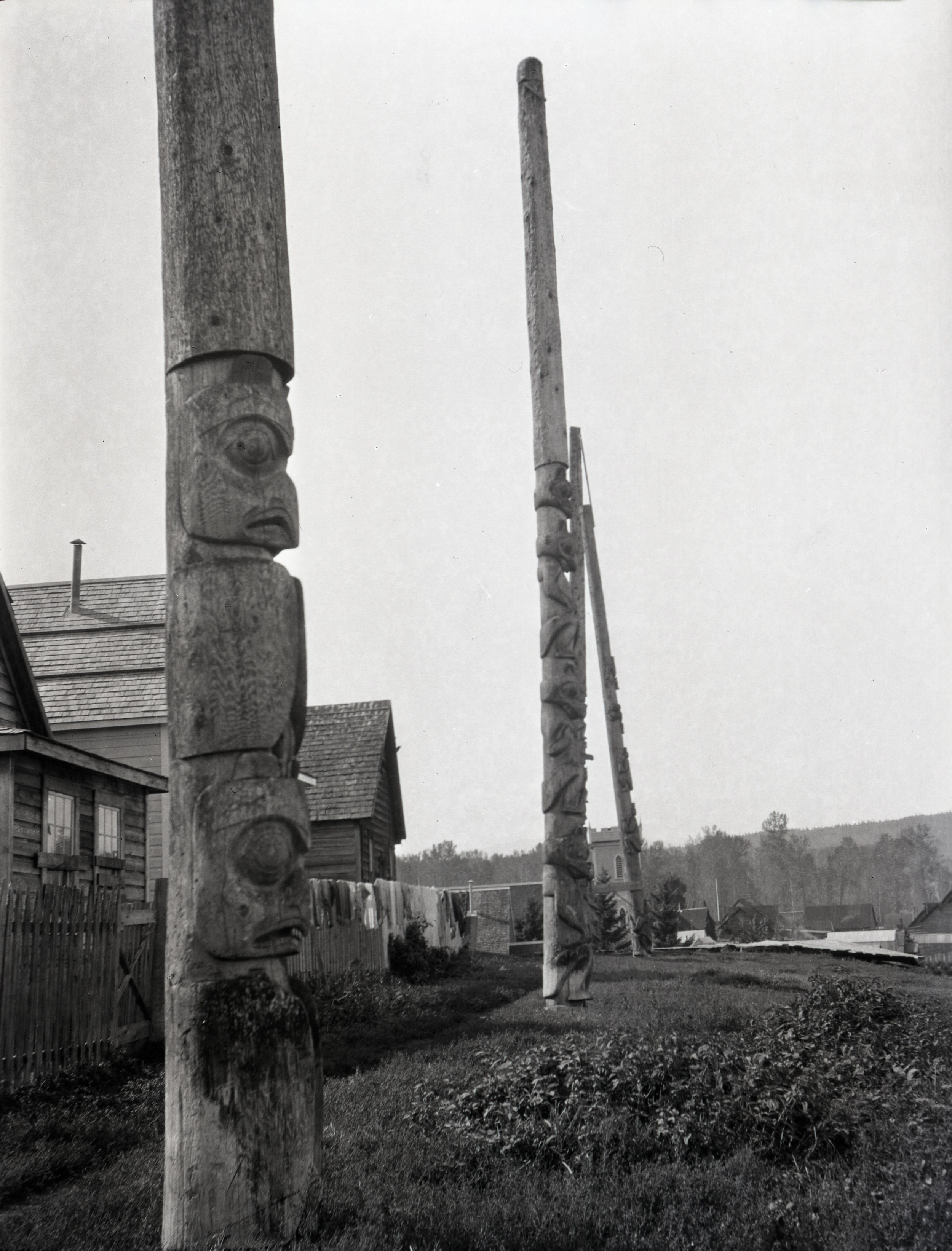  Totem poles at Hazelton, British Columbia 
