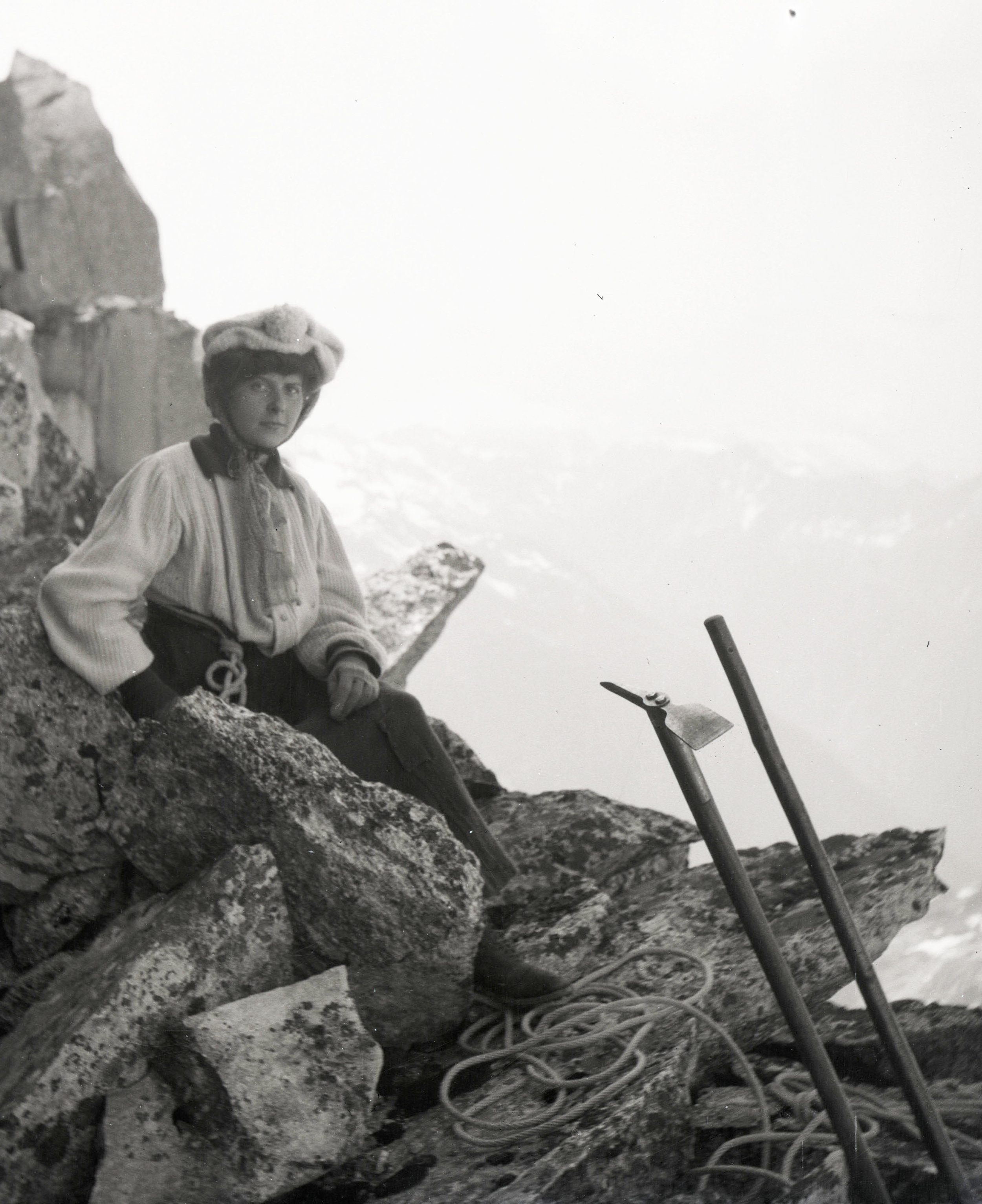  Ice axes and women’s pre-1925 climbing attire. 