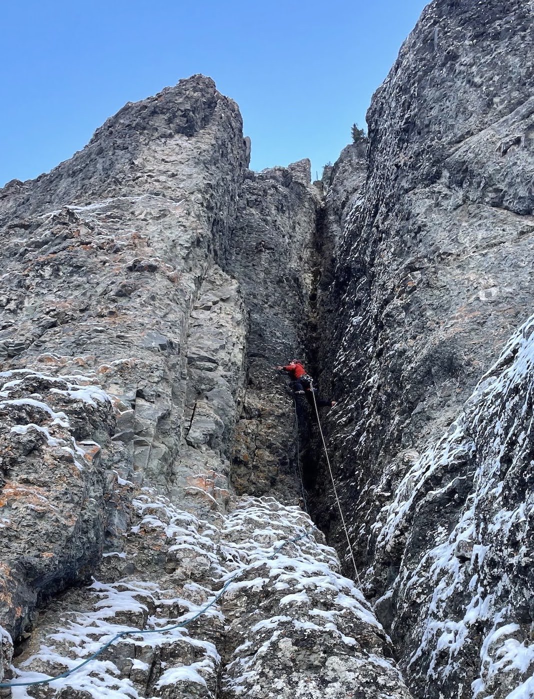  Scott Turpin transitioning into the eighth-pitch offwidth on Drop the Mic. 