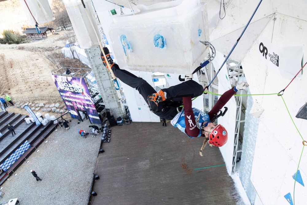 Catalina Shirley Climbing in Korea