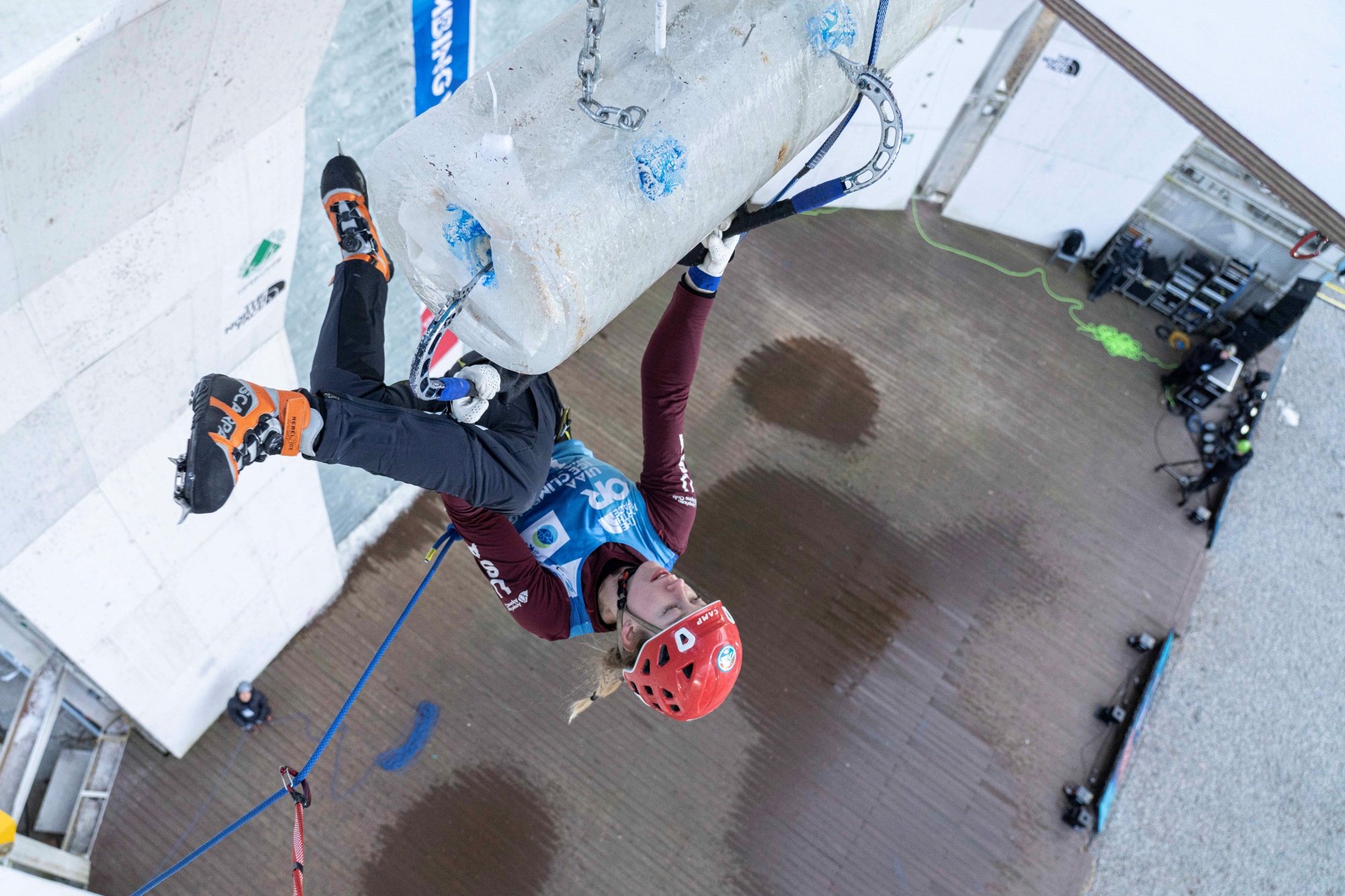 Catalina Shirley Climbing in Korea