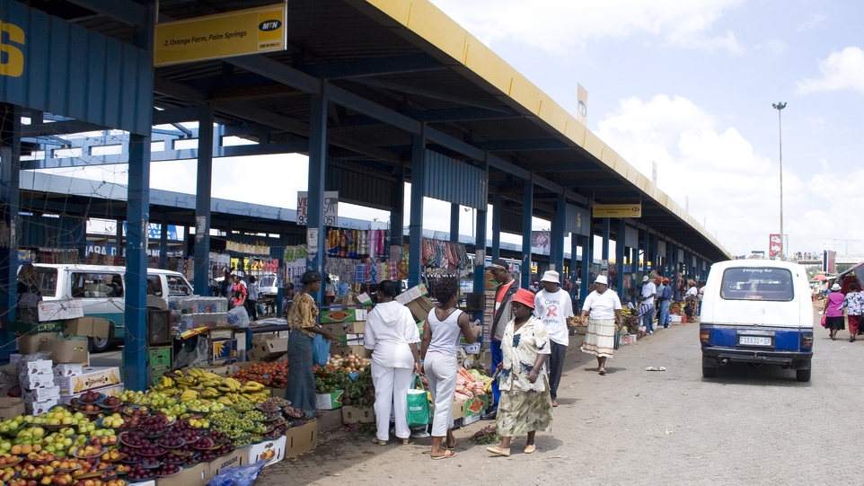 Some of the improvements included new markets for informal traders at this busy station. (Source: Daniel Hirschmann on Flickr )