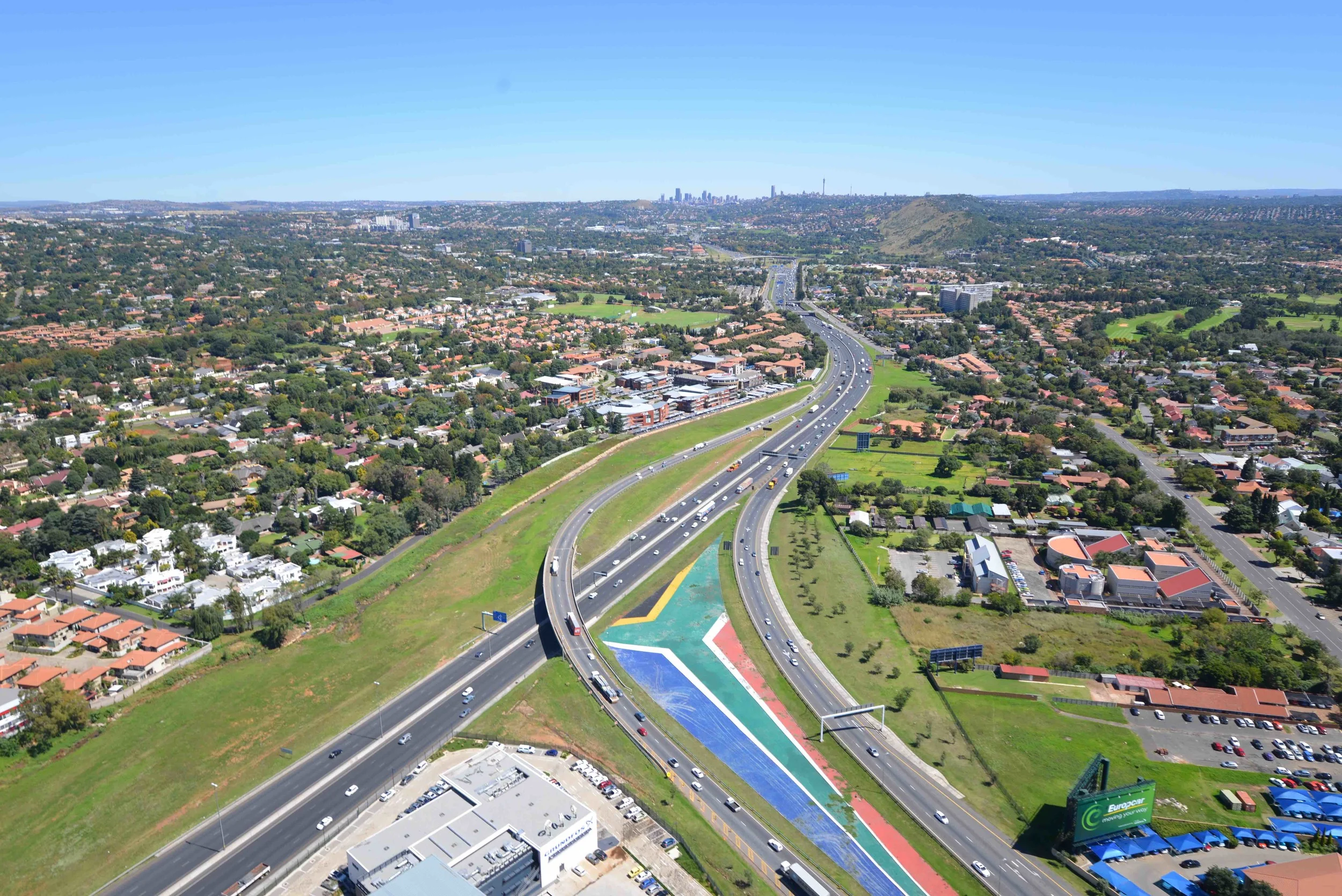 Motorway approaching the O.R Tambo Airport is also an important logistical corridor to industrial areas. Source: City of Ekurhuleni (provided)