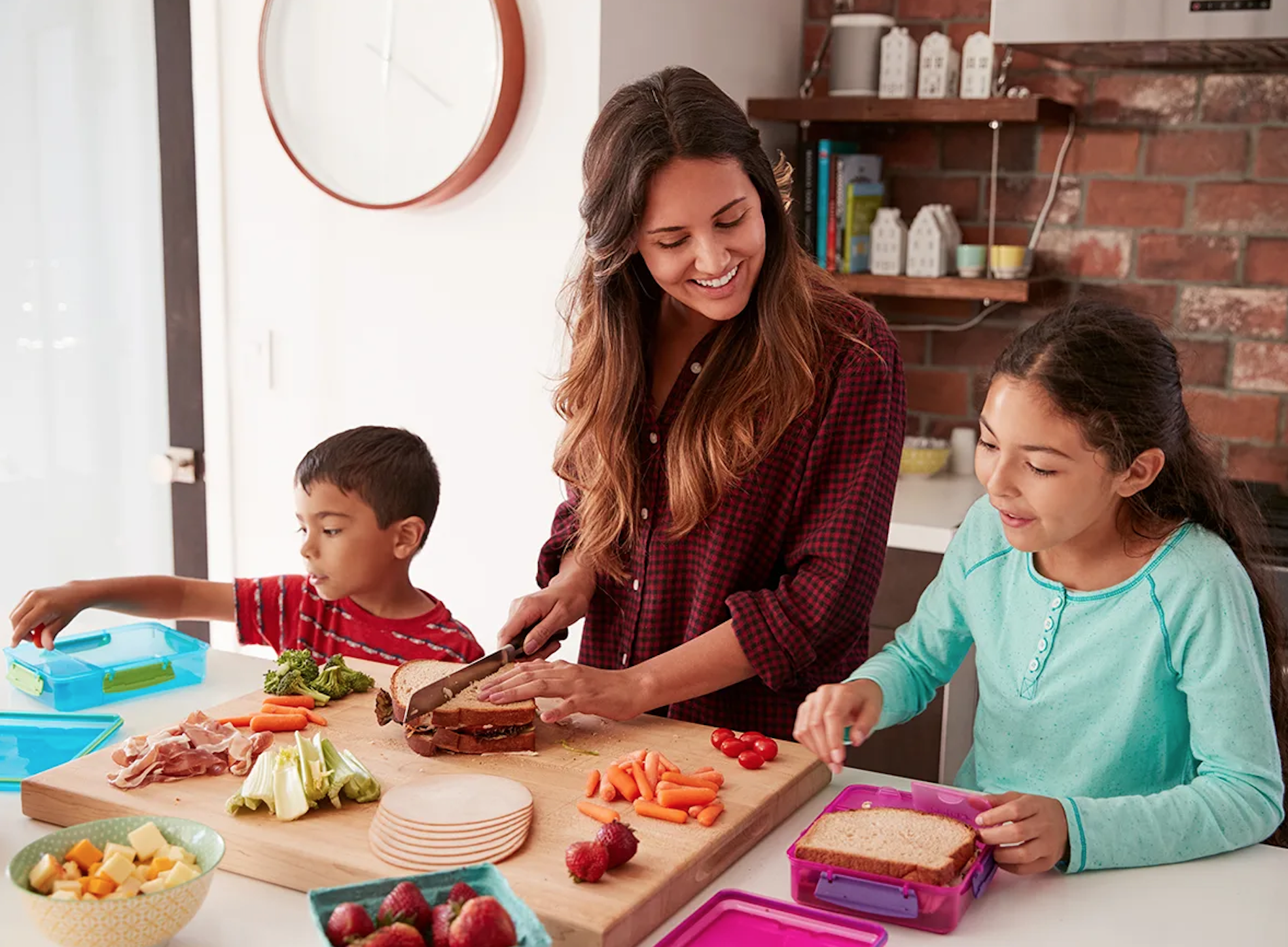 9 Healthy Snacks To Pack in Your Kid's School Lunches (That You'll Want to Eat Too)