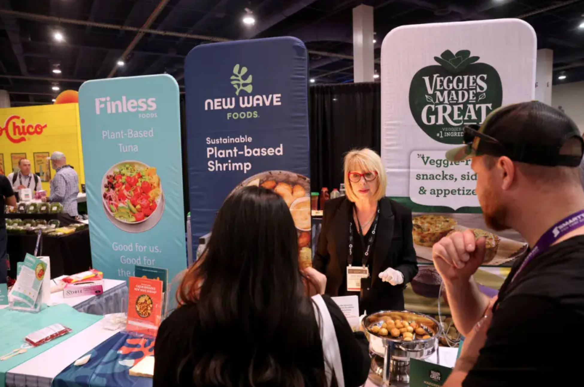 Cocktail Claw game, other hot trends at Bar &amp; Restaurant Expo in Las Vegas