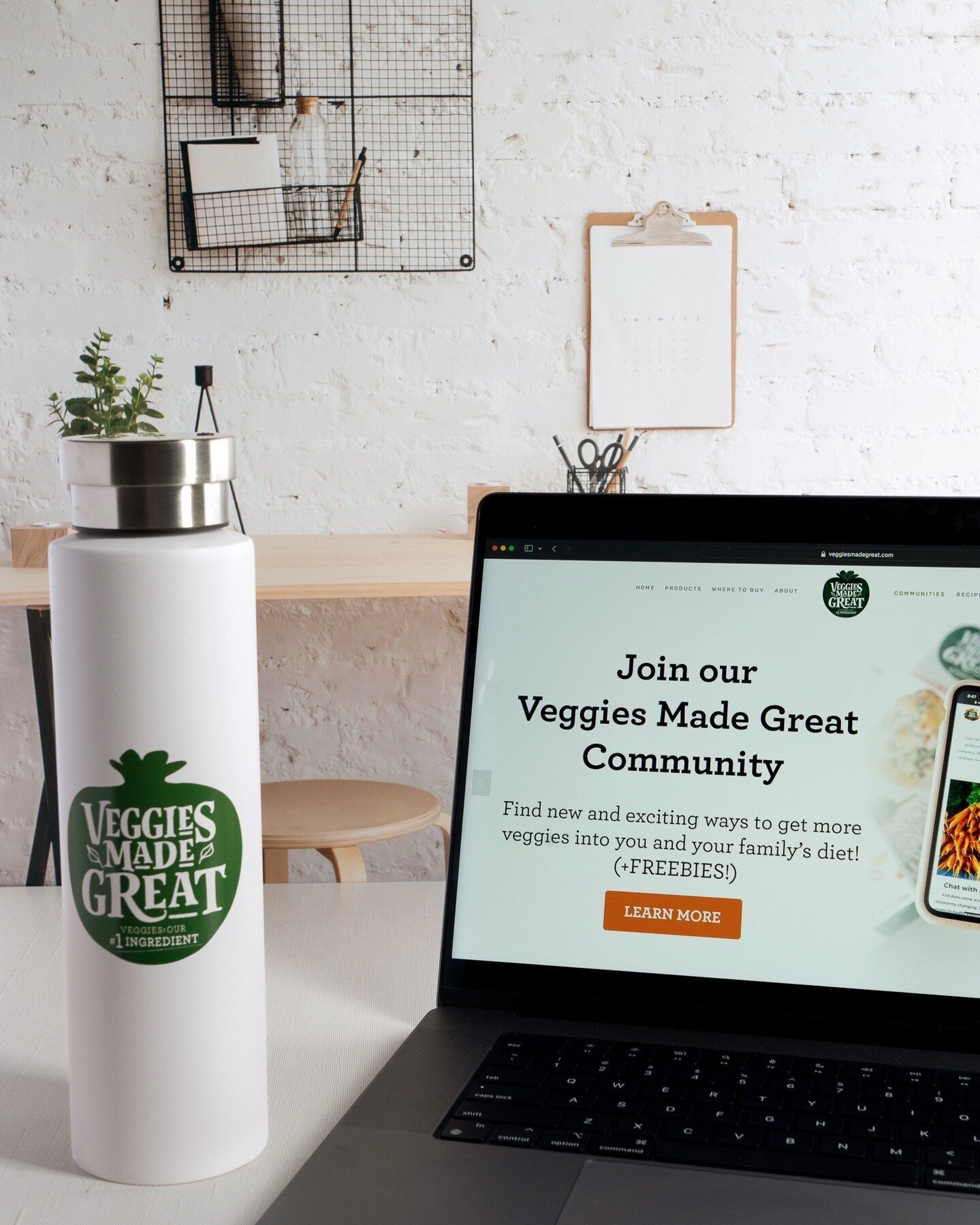 Calling all fans of @veggiesmadegreat! Do you want:

a) to learn from health experts
b) free swag and discounts on VMG products
c) all of the above

If you answered C, then join our #VegHead community at the link in bio!