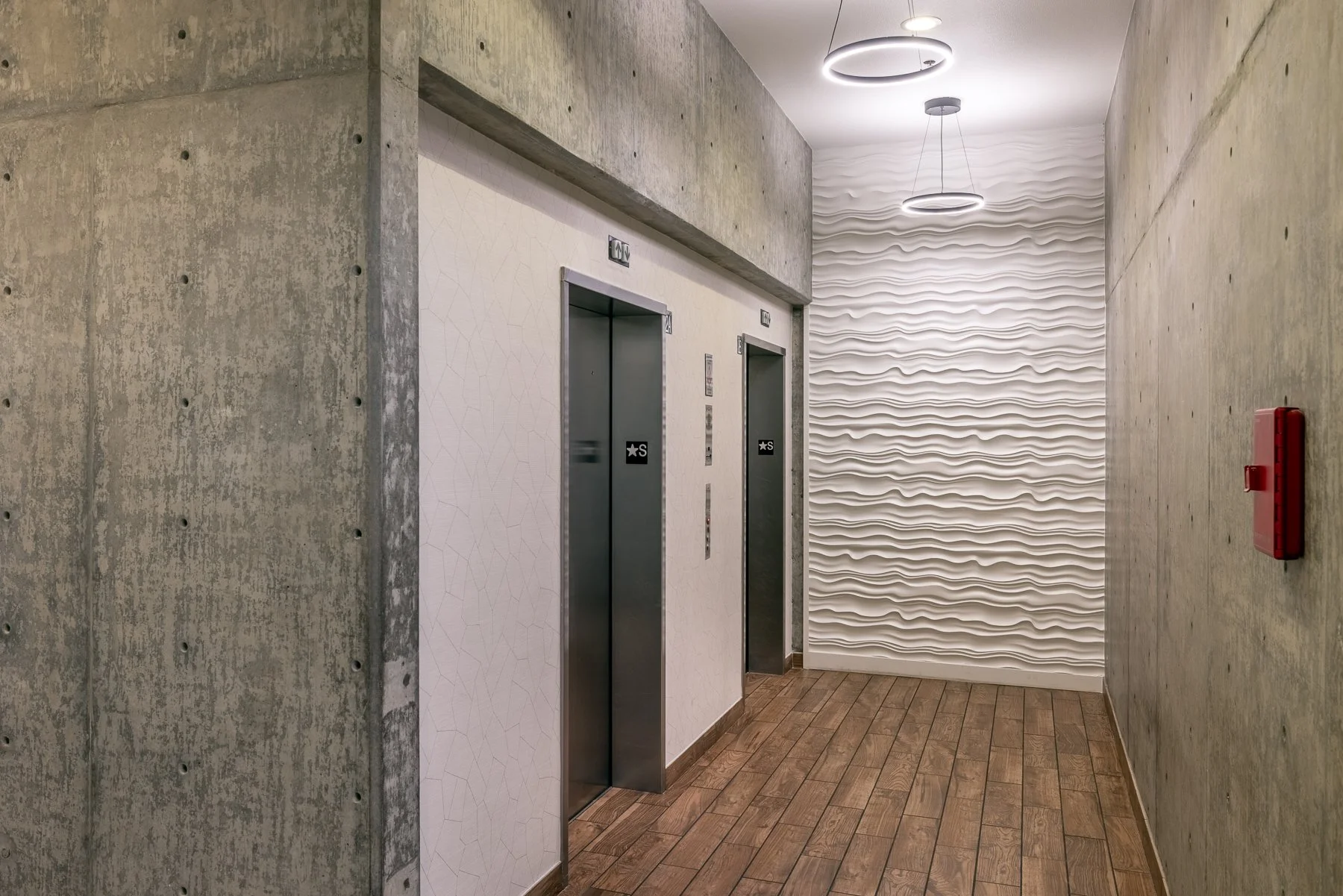 Lobby_Bldg2-681A3807-HDR.jpg