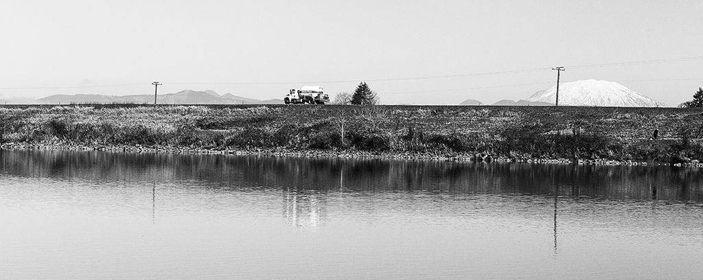 st helens columbia river bw 1560 crop.jpg