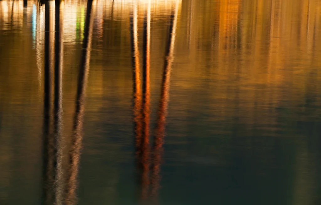 reflections 1024px crop 9562.jpg