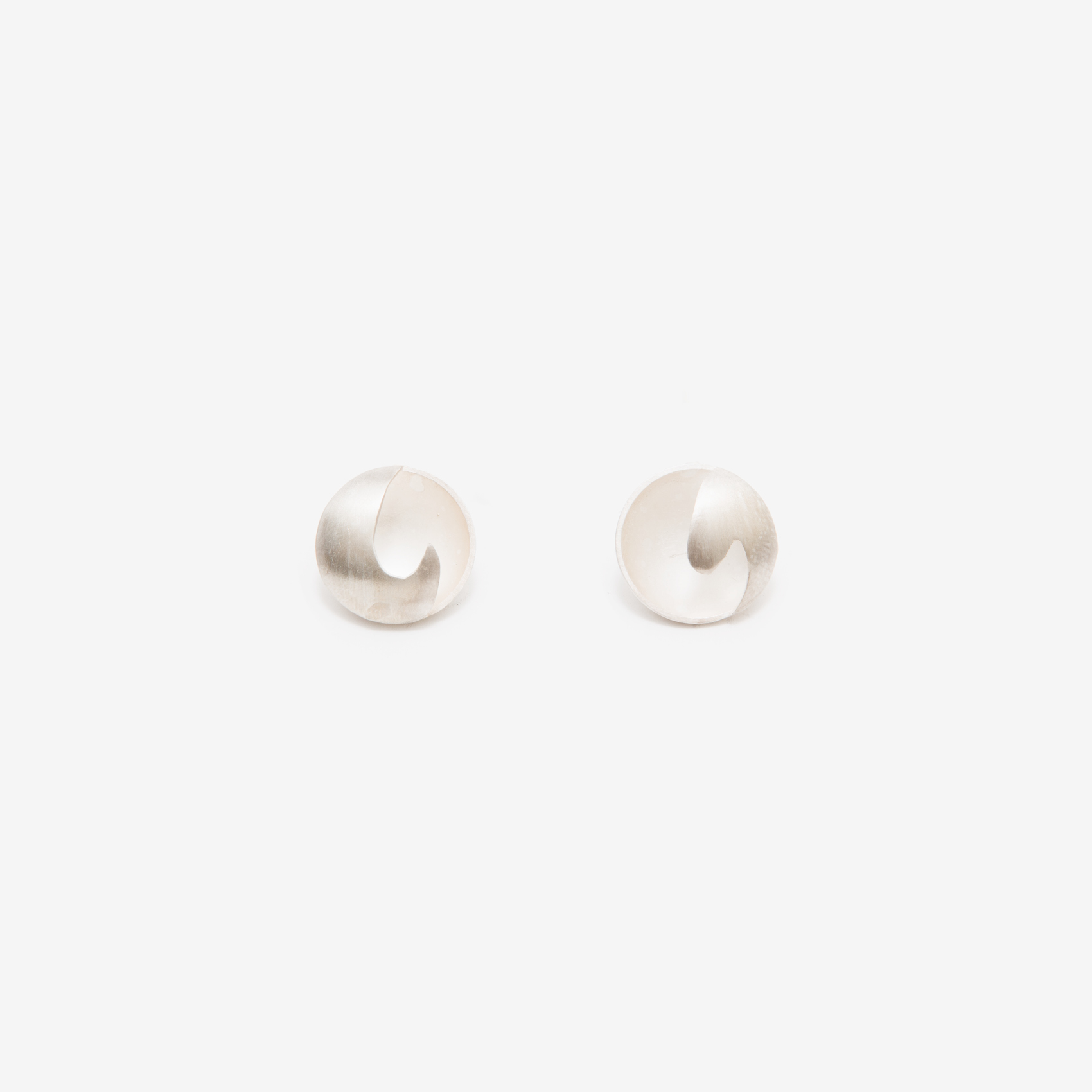 medium pod with yin-yang earring